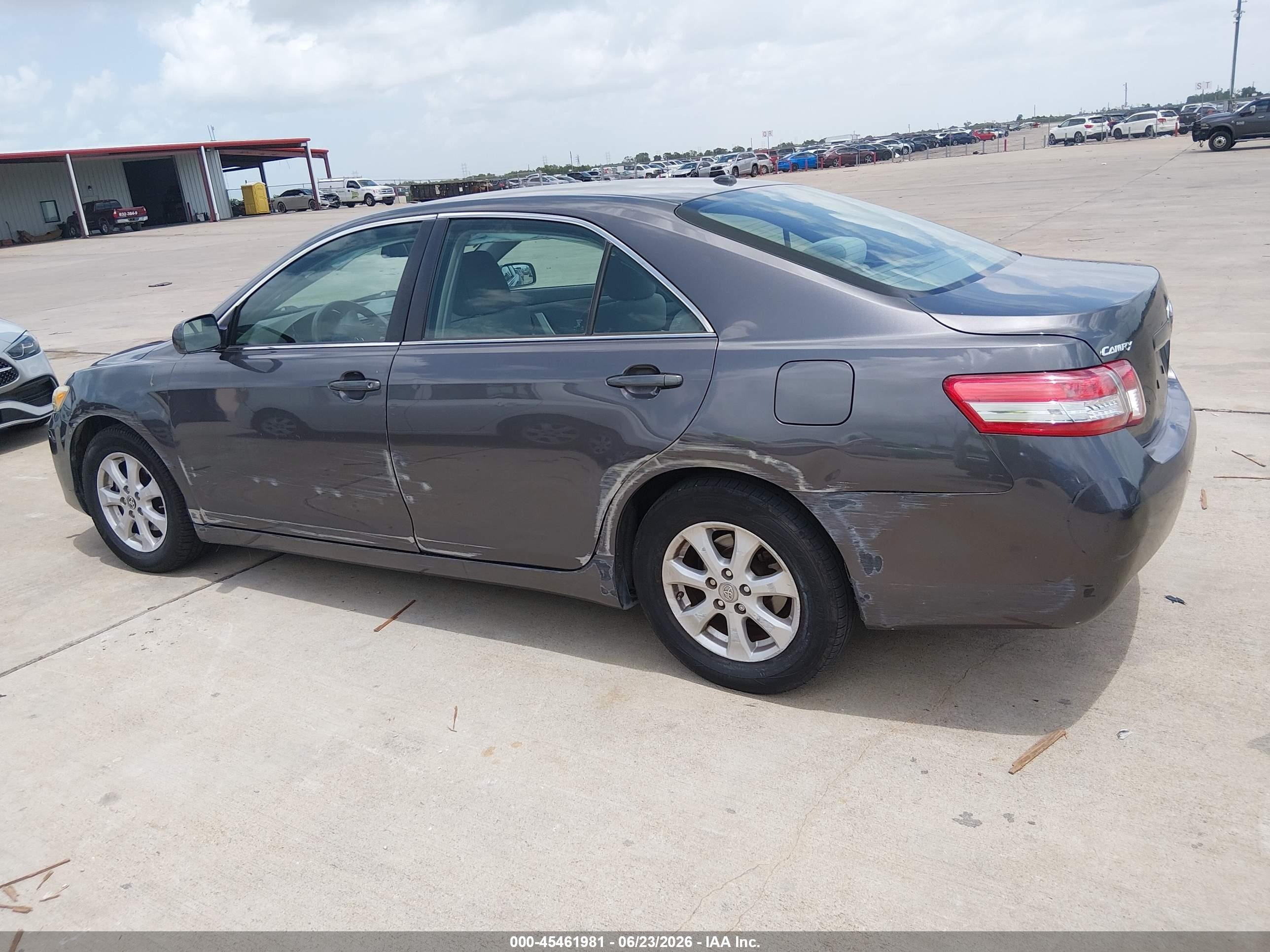 2011 Toyota Camry Le Gray vin: 4T4BF3EK5BR169205