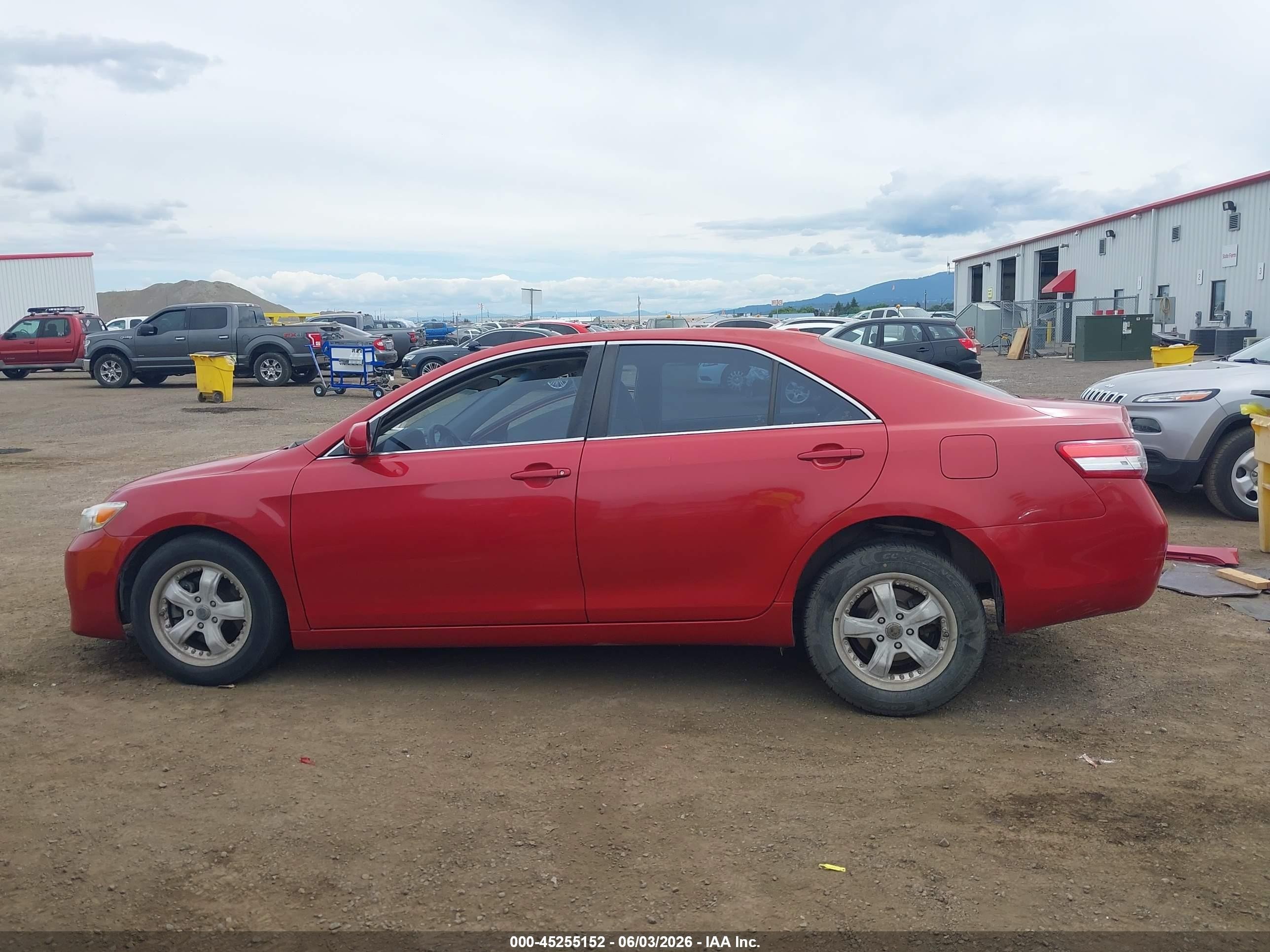 2011 Toyota Camry Le Red vin: 4T4BF3EK5BR171939