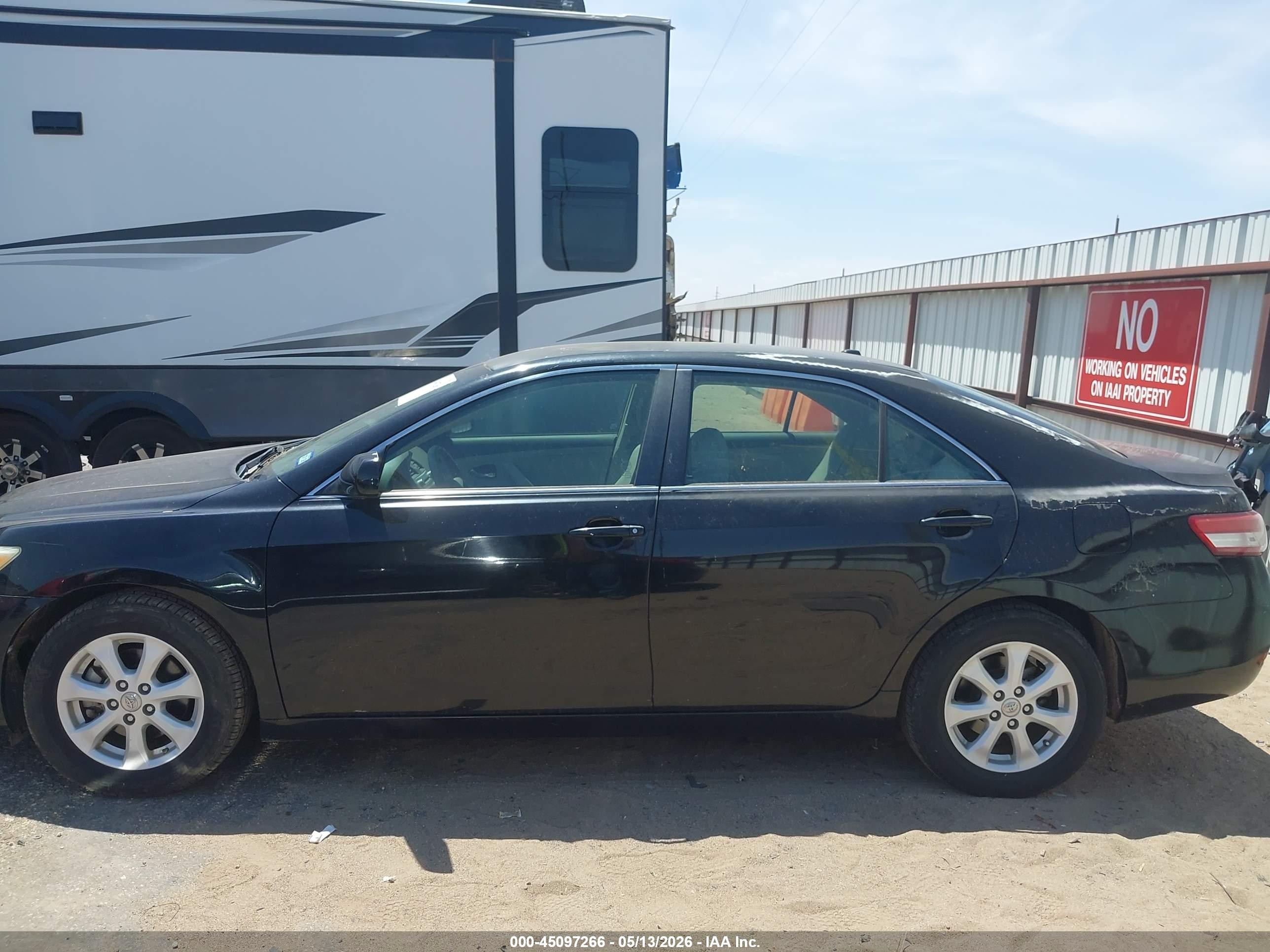 2011 Toyota Camry Le Black vin: 4T4BF3EK5BR178695