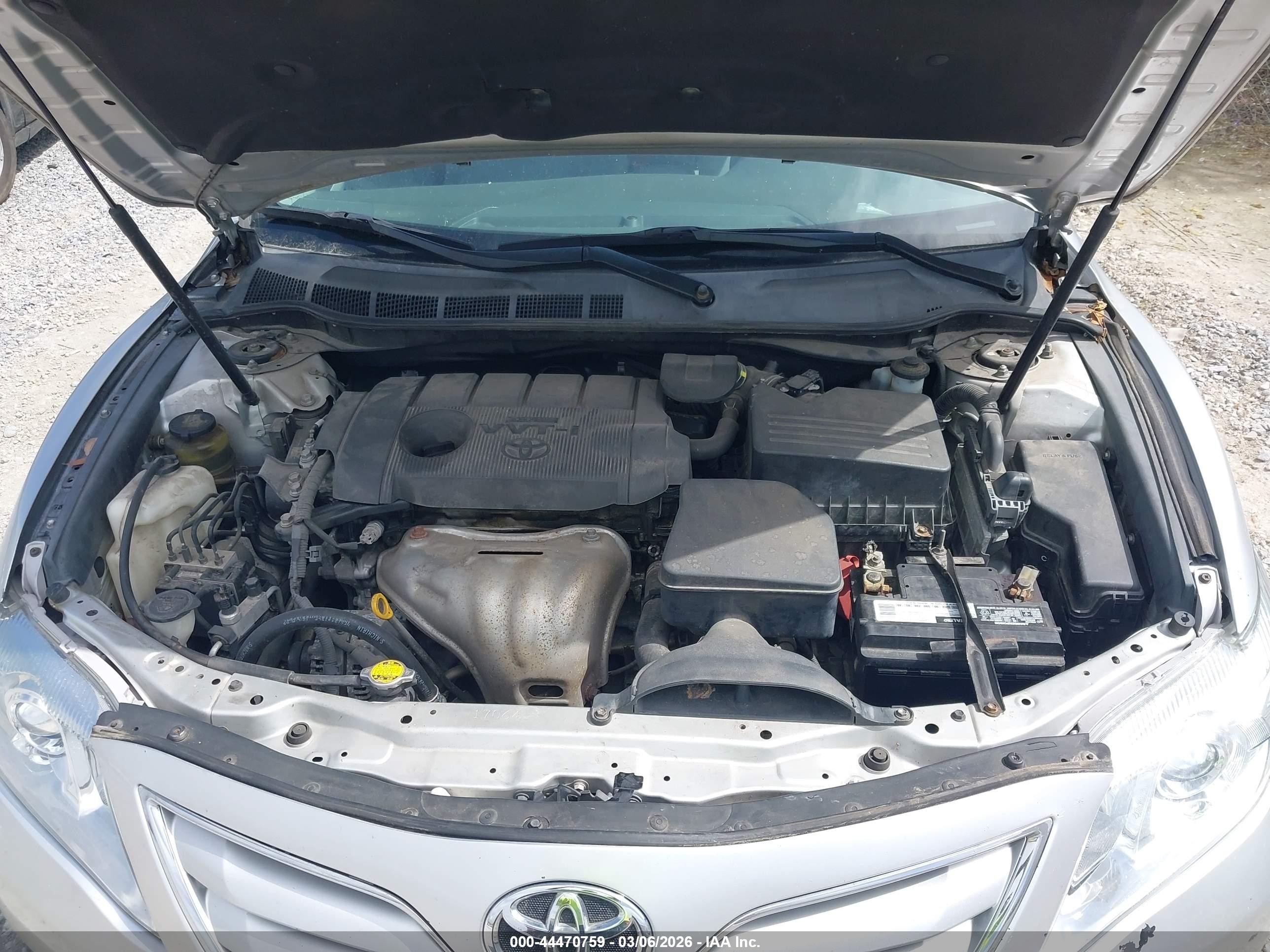 2011 Toyota Camry Le Silver vin: 4T4BF3EK5BR178972