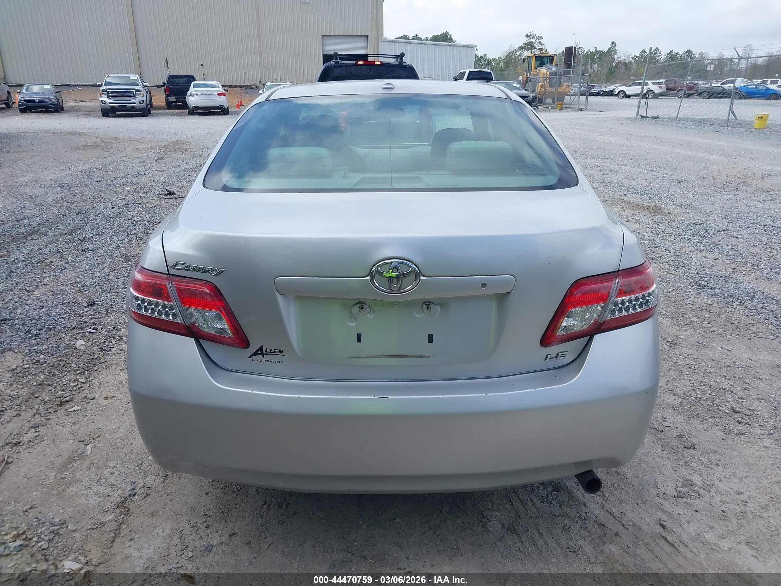 2011 Toyota Camry Le Silver vin: 4T4BF3EK5BR178972