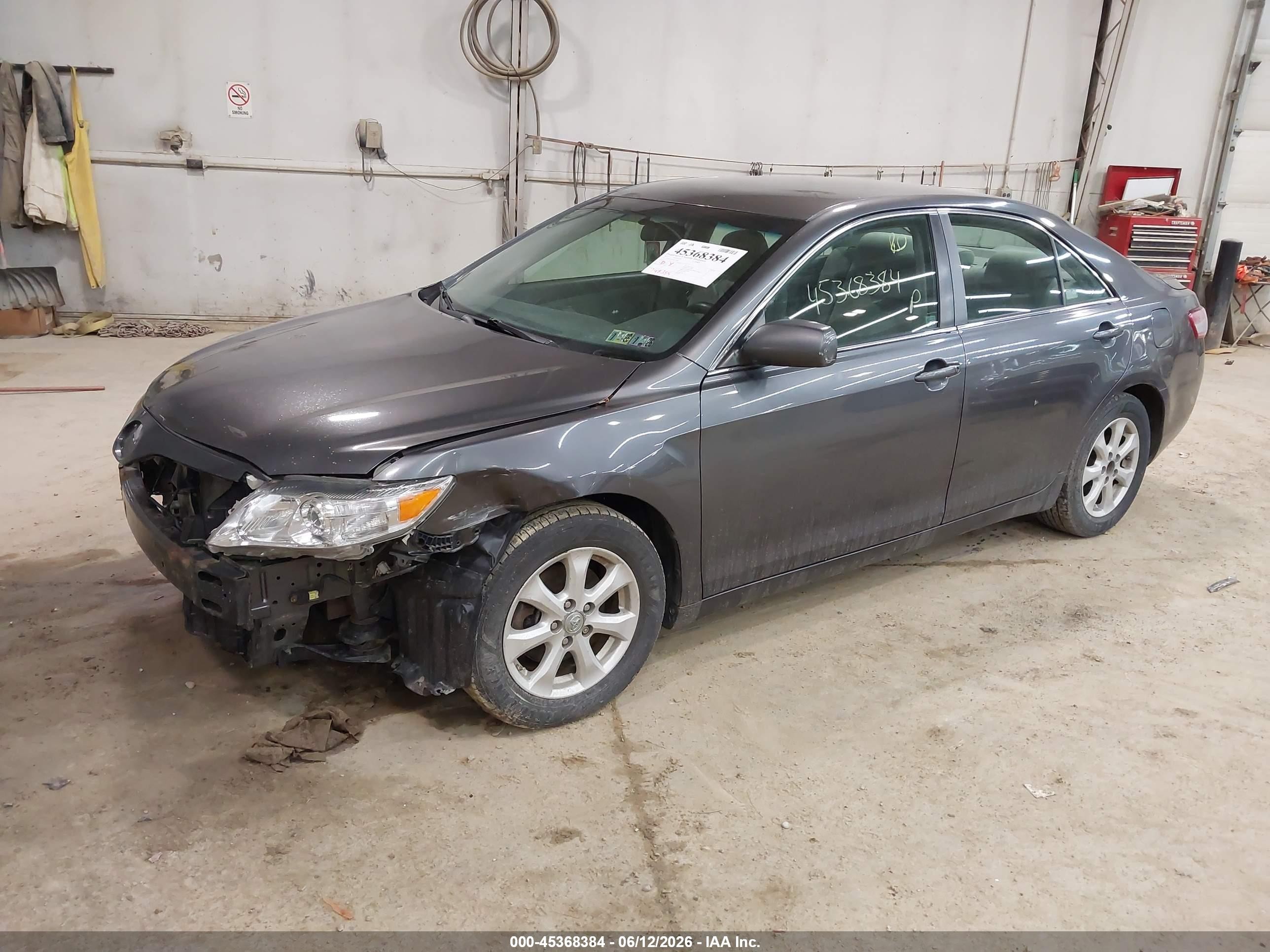 2011 Toyota Camry Le Gray vin: 4T4BF3EK5BR179619