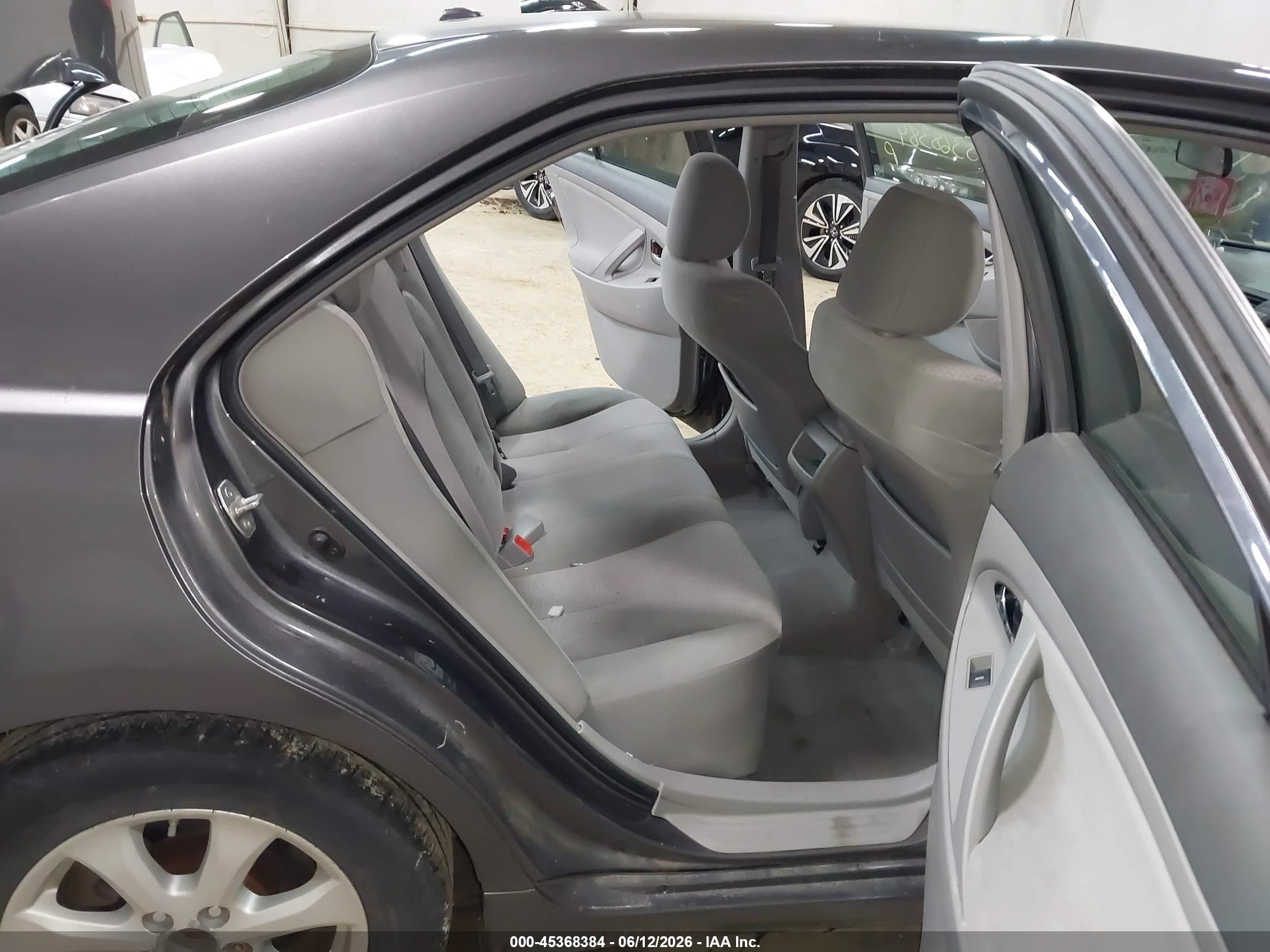 2011 Toyota Camry Le Gray vin: 4T4BF3EK5BR179619