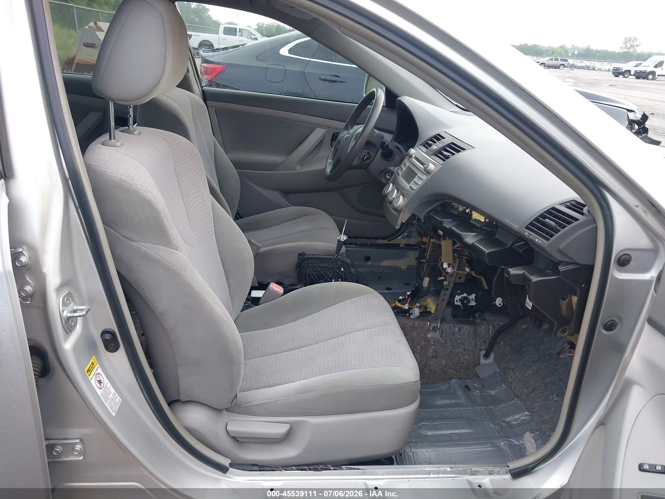 2011 Toyota Camry Le Серебряный vin: 4T4BF3EK5BR194685