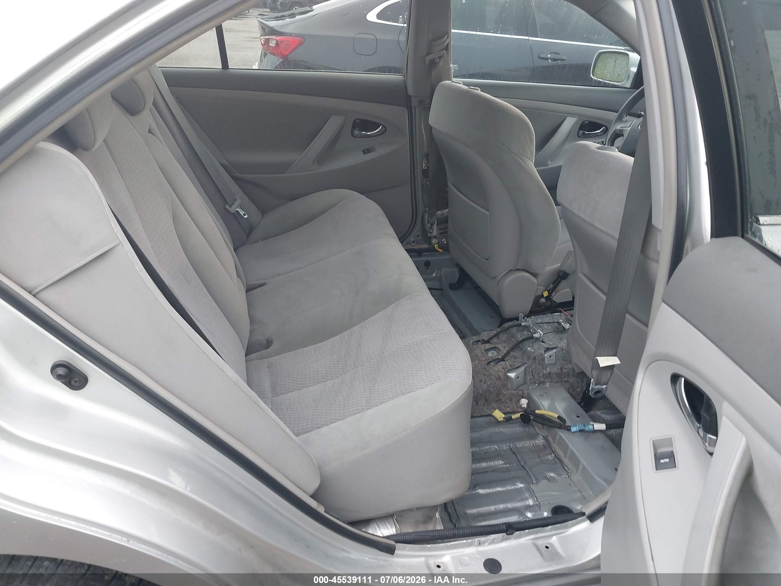 2011 Toyota Camry Le Серебряный vin: 4T4BF3EK5BR194685