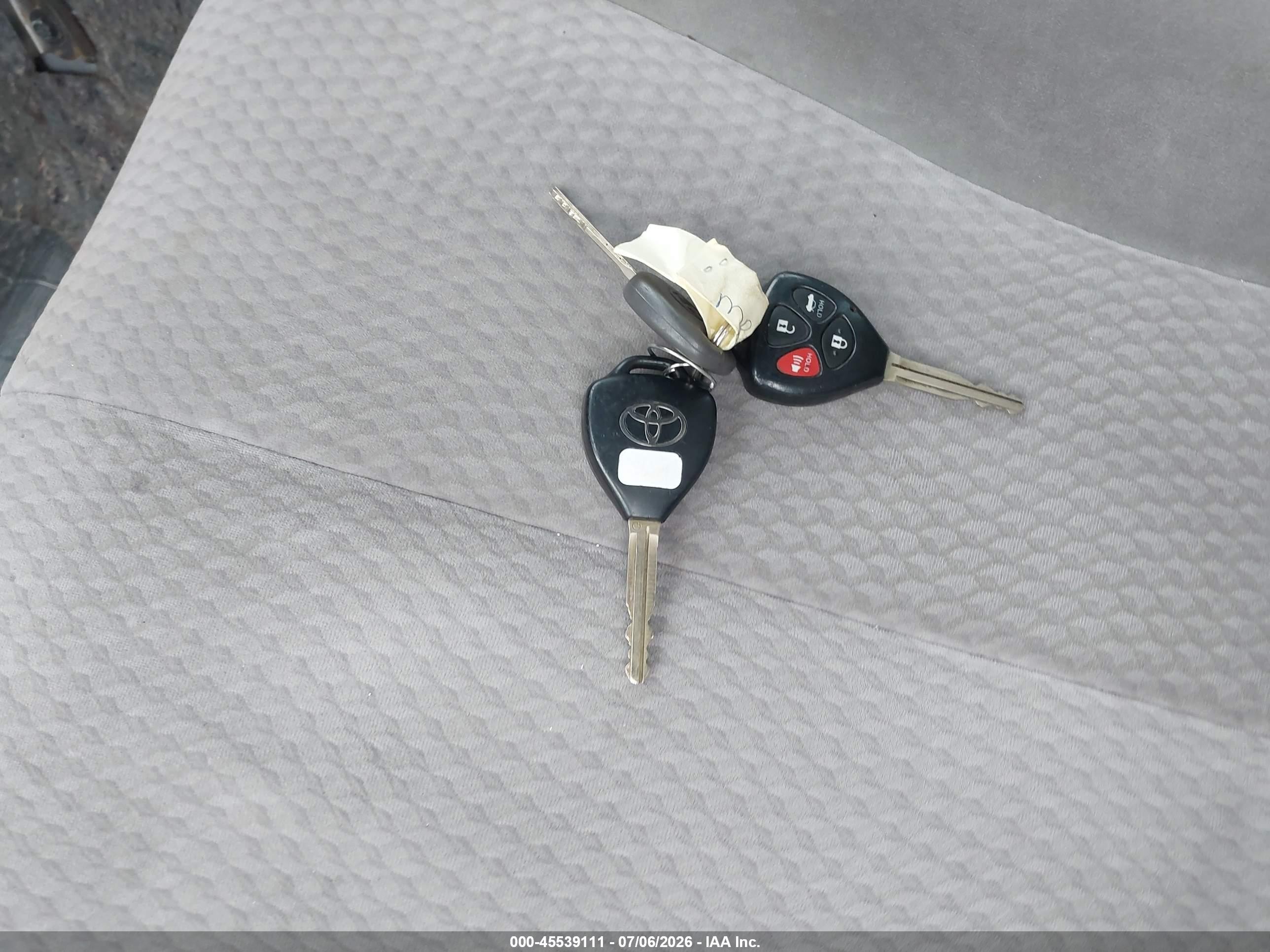 2011 Toyota Camry Le Серебряный vin: 4T4BF3EK5BR194685