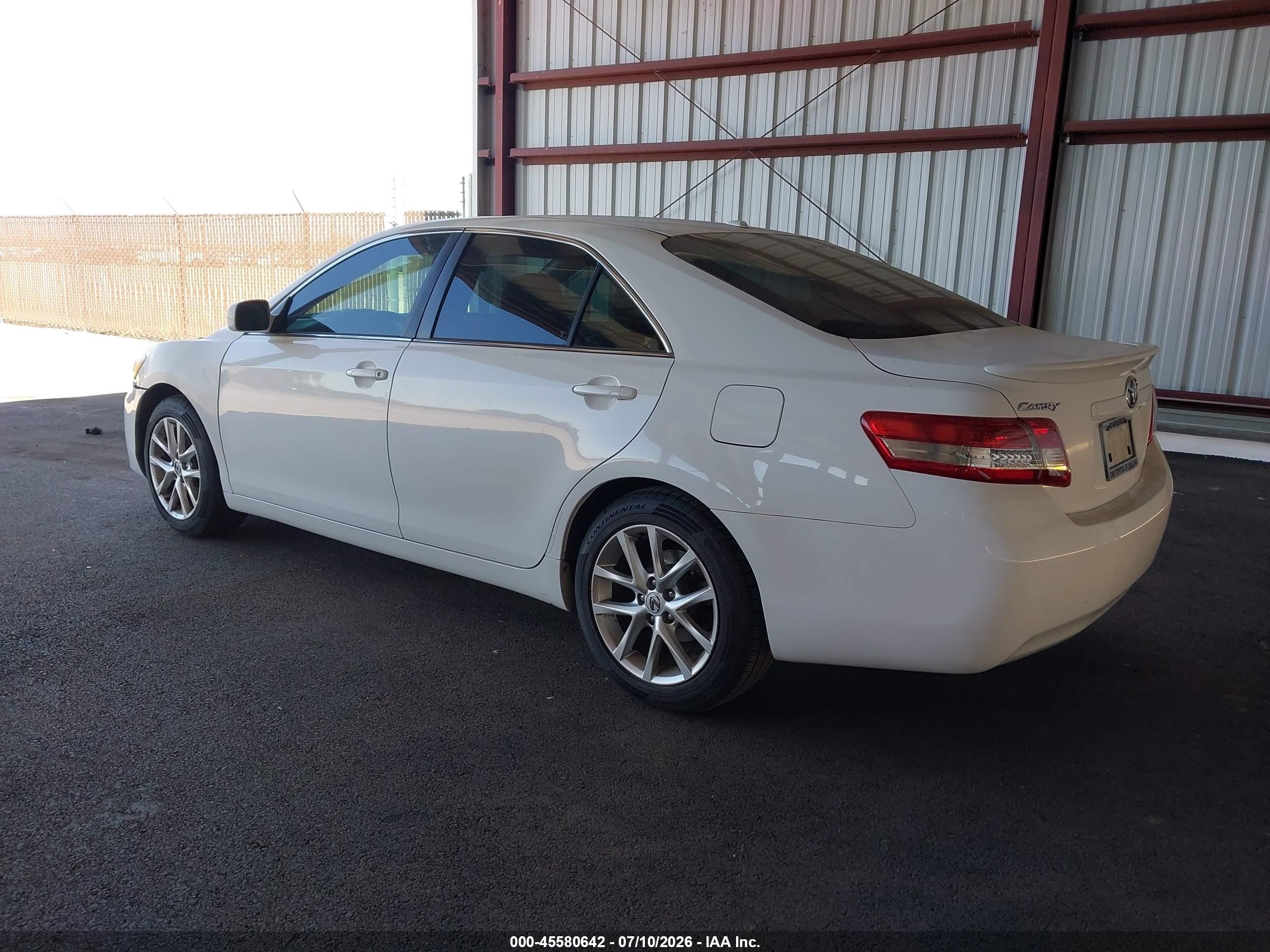 2011 Toyota Camry Le White vin: 4T4BF3EK5BR200095