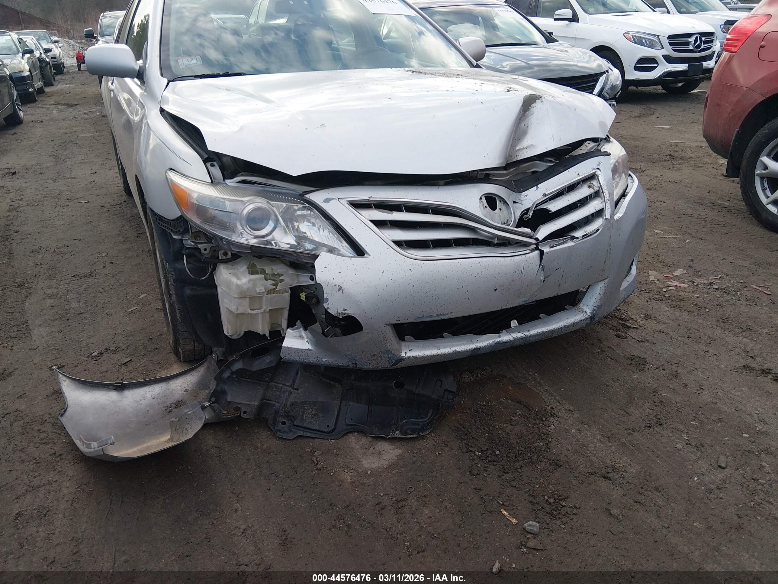 2011 Toyota Camry Le Silver vin: 4T4BF3EK5BR201487