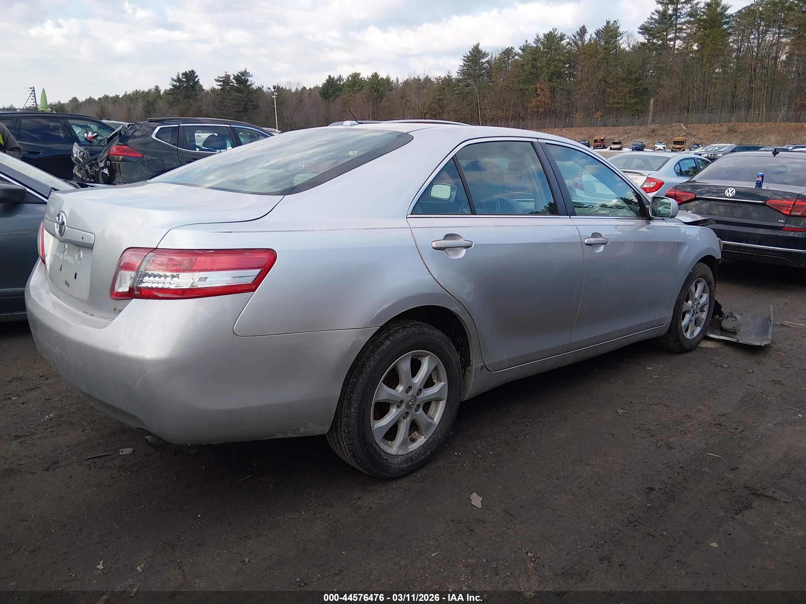 2011 Toyota Camry Le Silver vin: 4T4BF3EK5BR201487