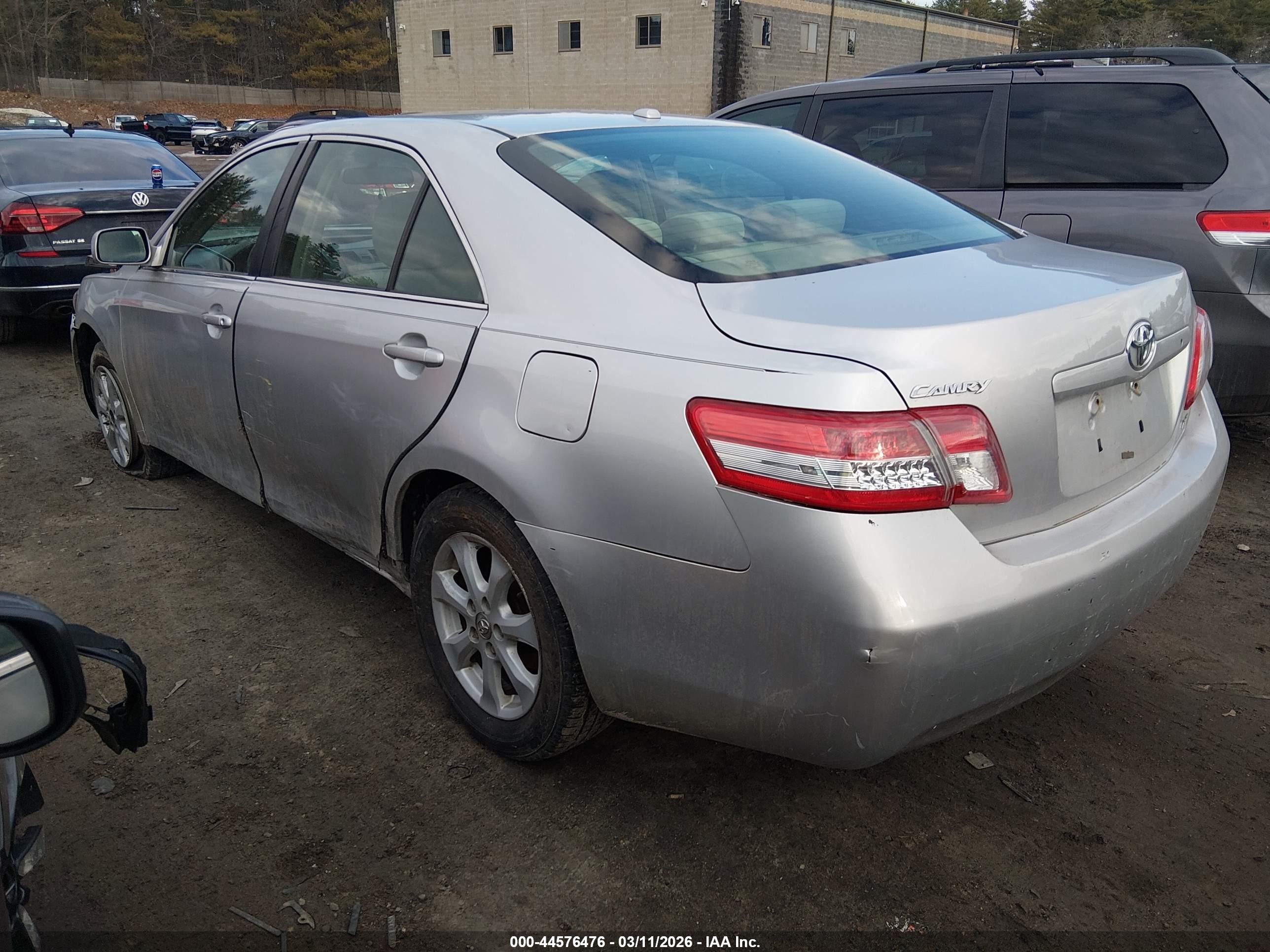 2011 Toyota Camry Le Silver vin: 4T4BF3EK5BR201487