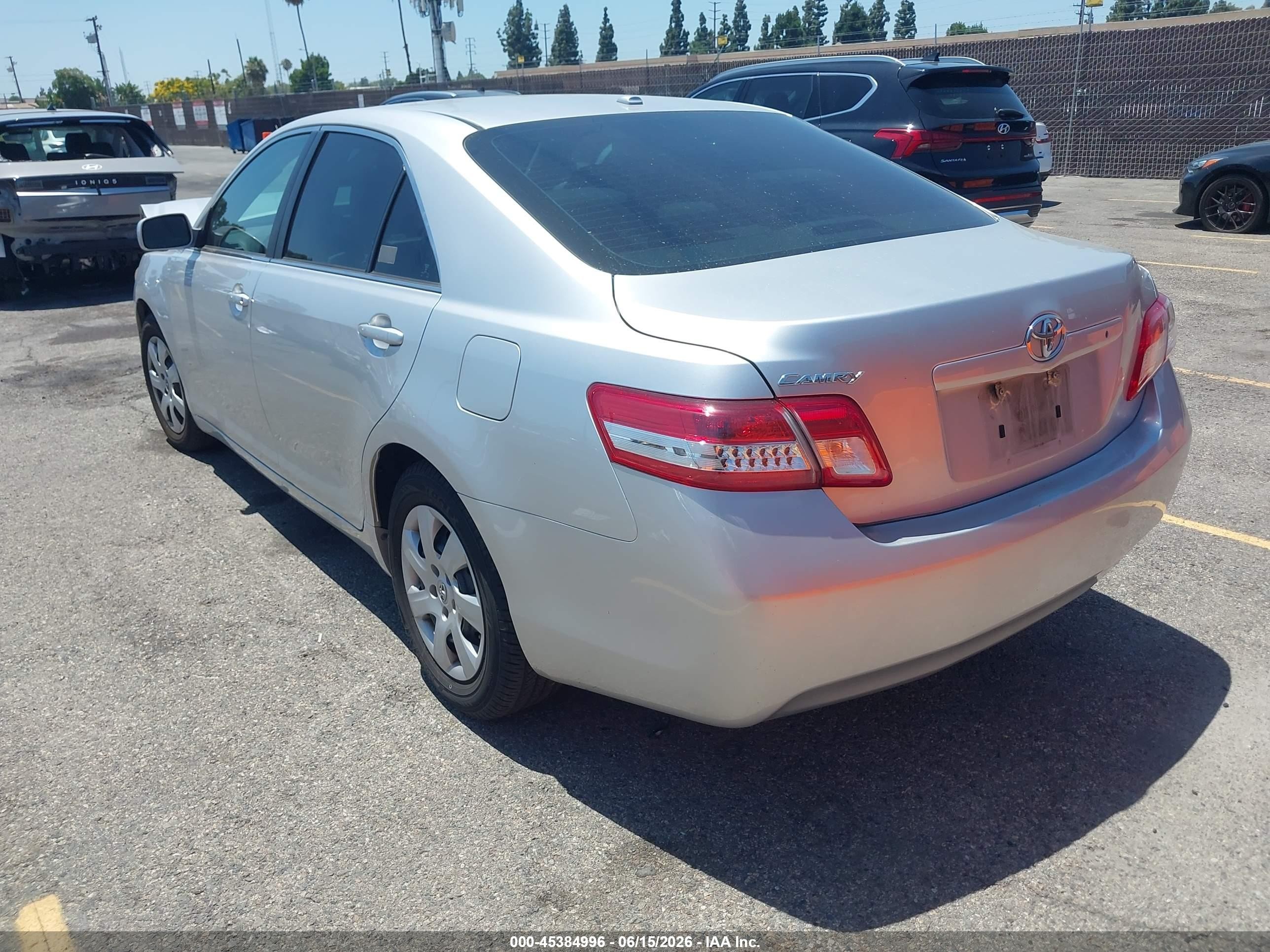 2010 Toyota Camry   Silver vin: 4T4BF3EK6AR024172