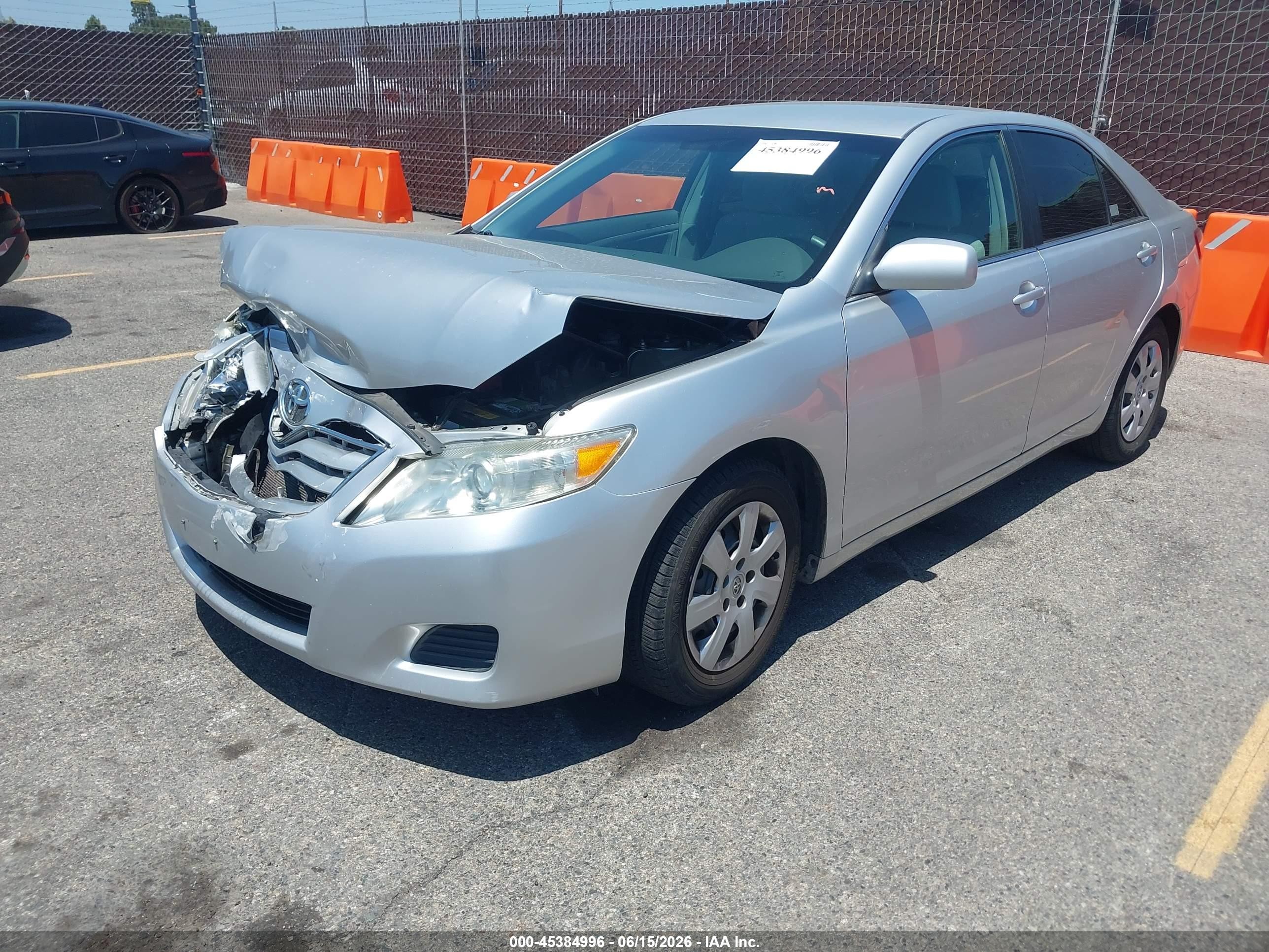 2010 Toyota Camry   Silver vin: 4T4BF3EK6AR024172