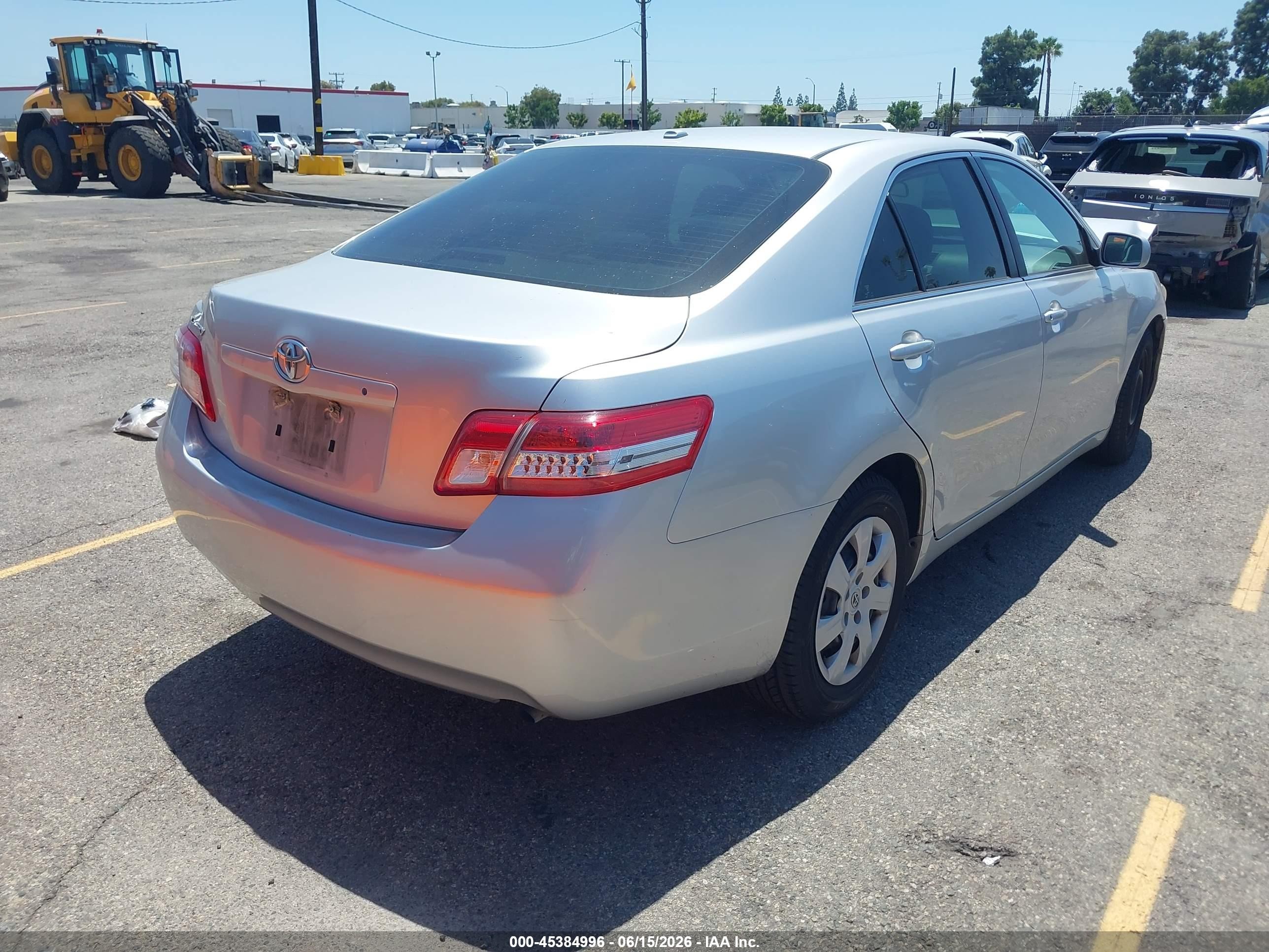 2010 Toyota Camry   Silver vin: 4T4BF3EK6AR024172