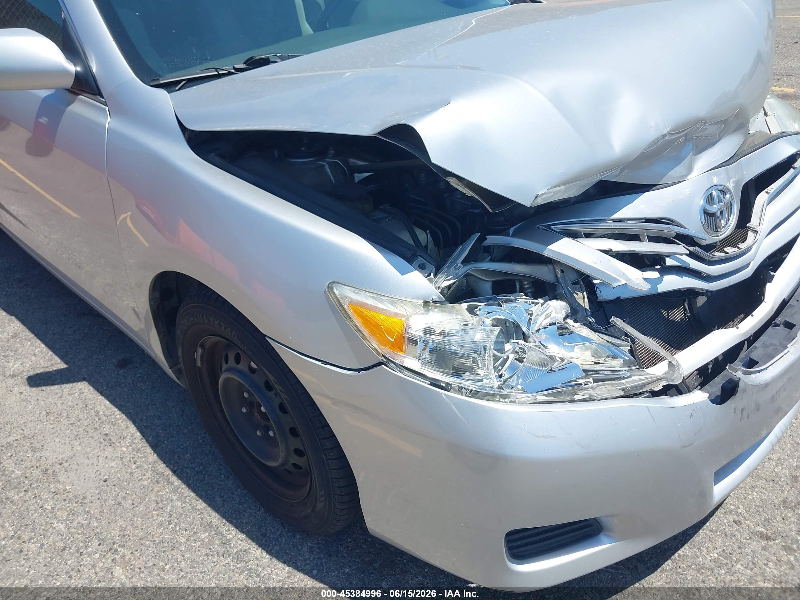 2010 Toyota Camry   Silver vin: 4T4BF3EK6AR024172