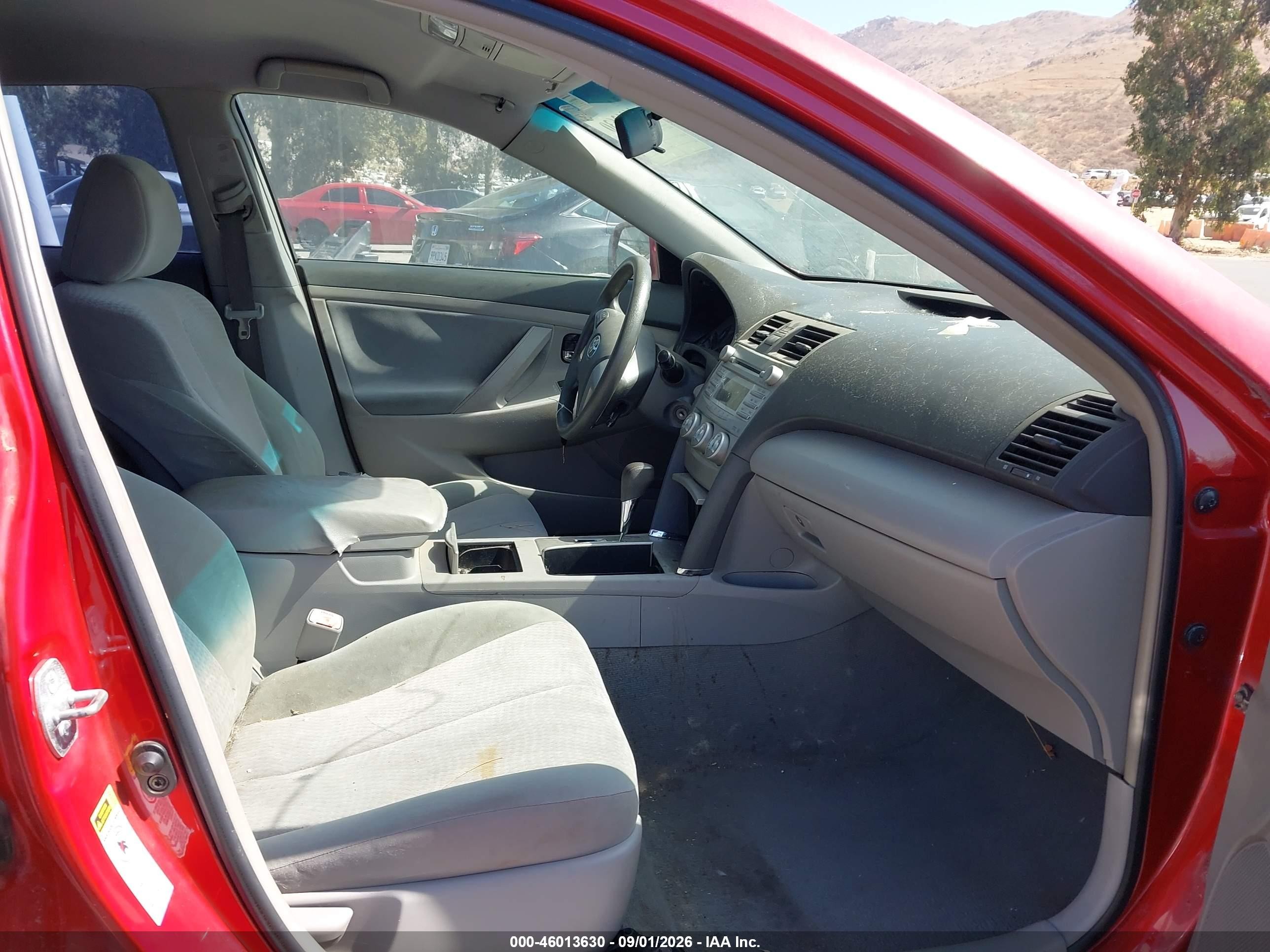 2010 Toyota Camry Le Red vin: 4T4BF3EK6AR024611