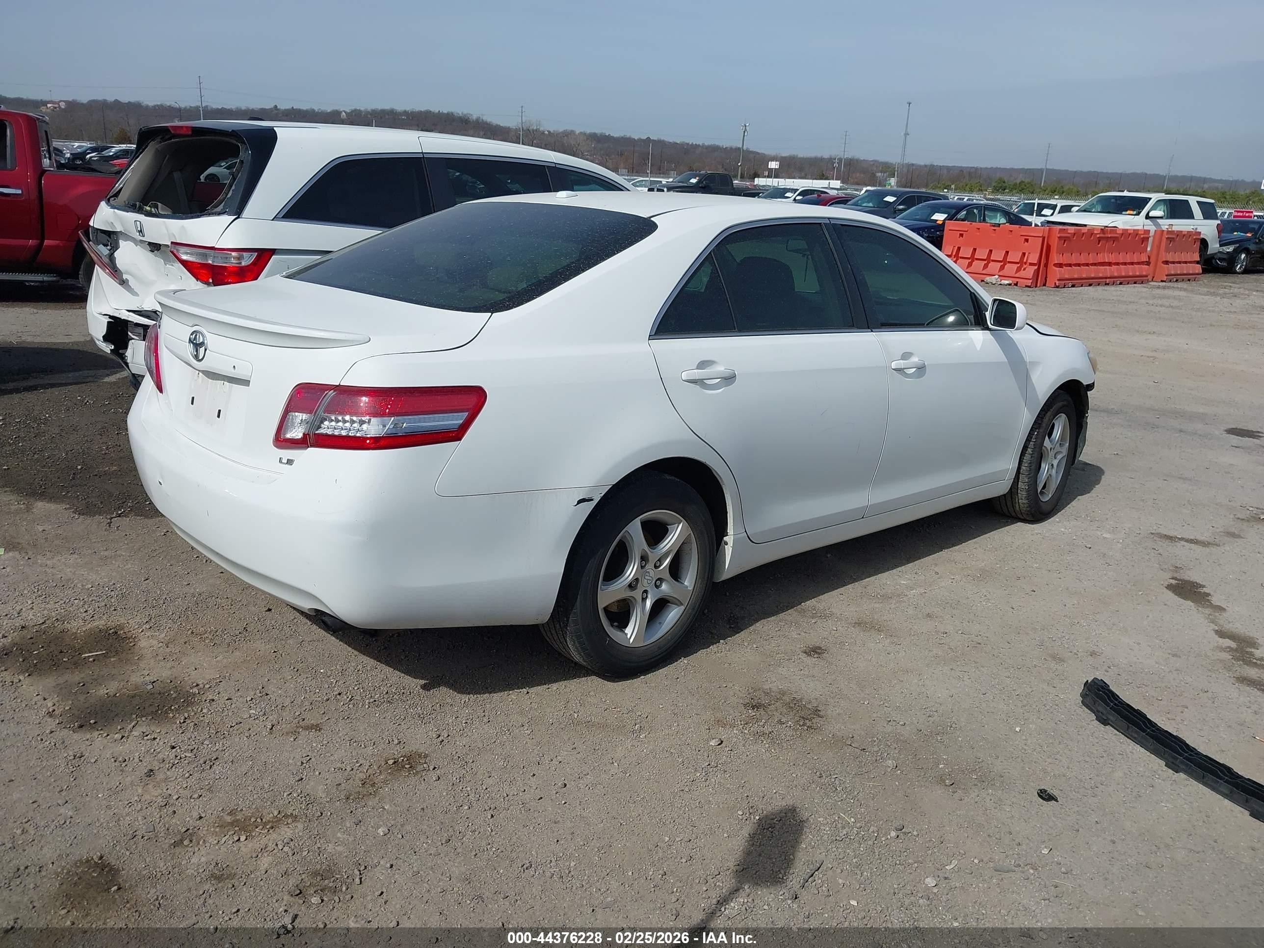 2010 Toyota Camry Le White vin: 4T4BF3EK6AR031316