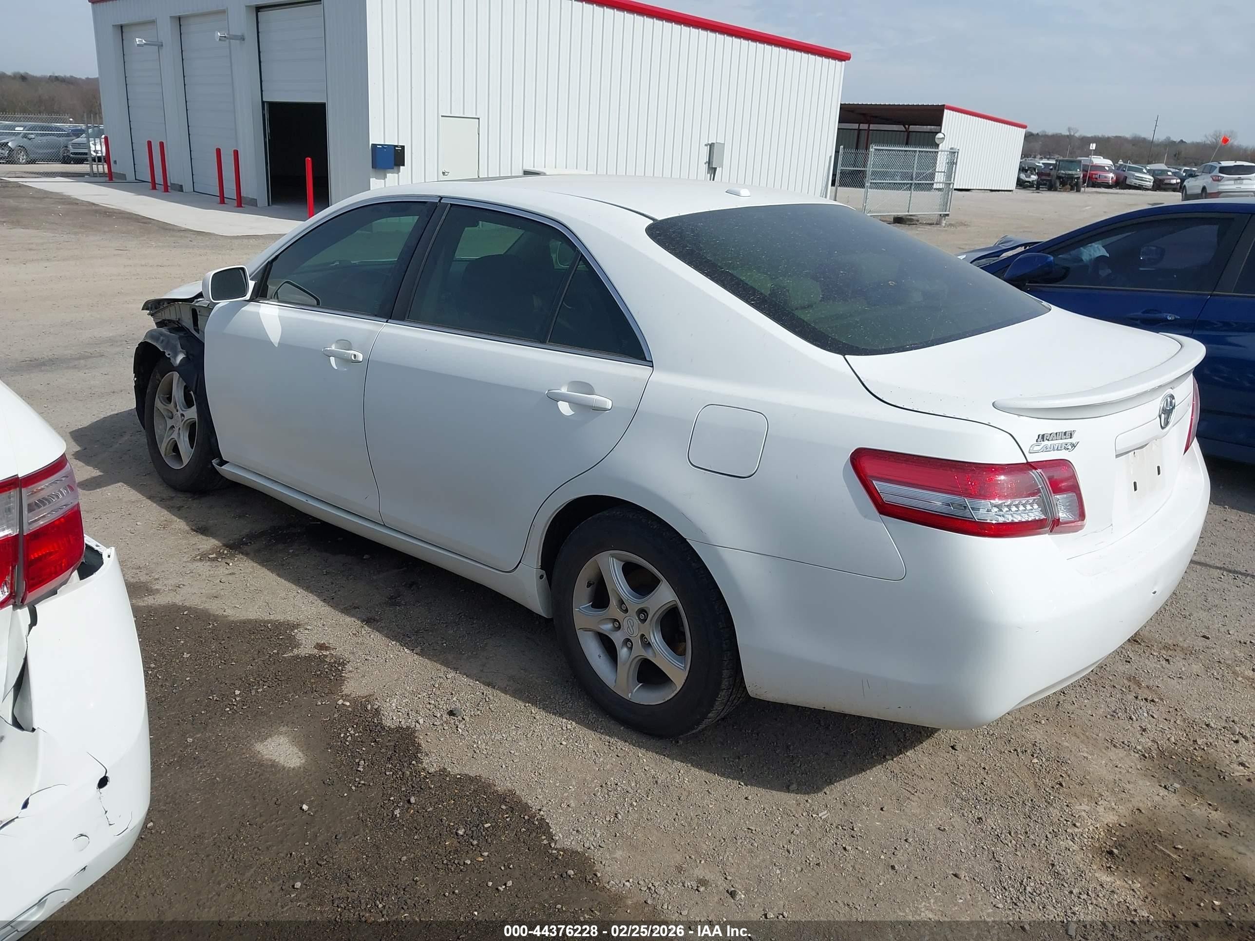 2010 Toyota Camry Le White vin: 4T4BF3EK6AR031316