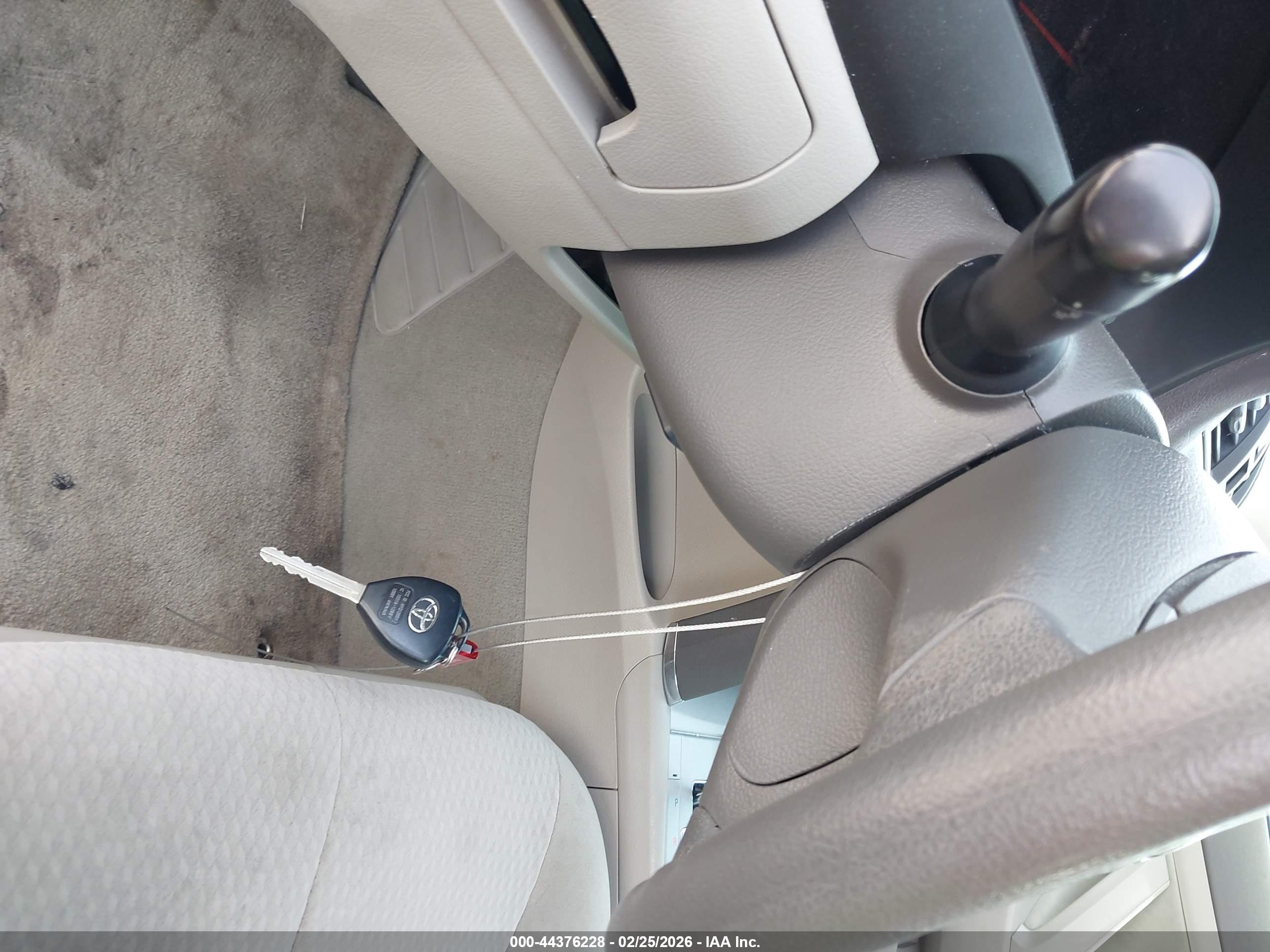 2010 Toyota Camry Le White vin: 4T4BF3EK6AR031316