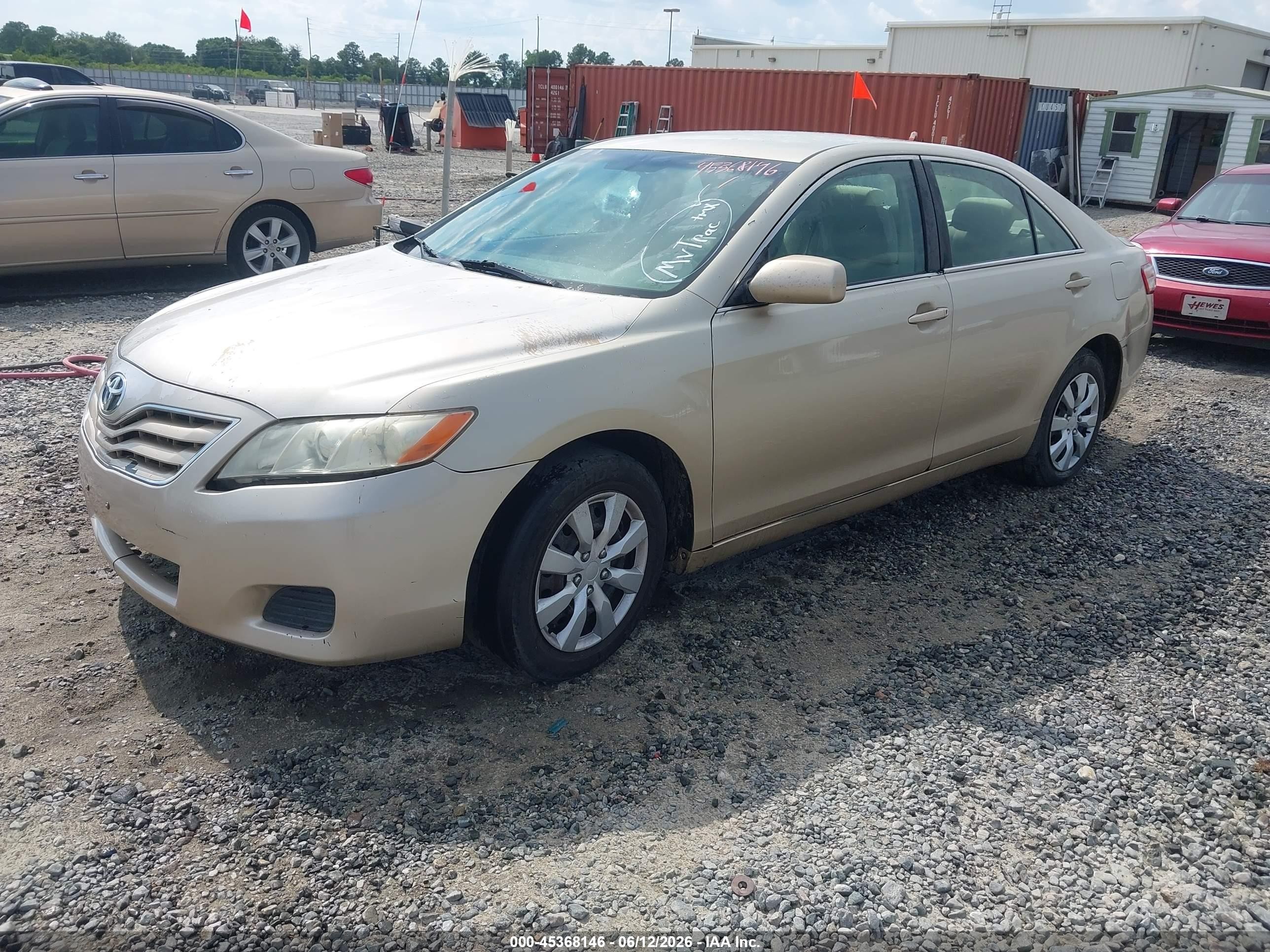 2010 Toyota Camry Le Champagne vin: 4T4BF3EK6AR033132