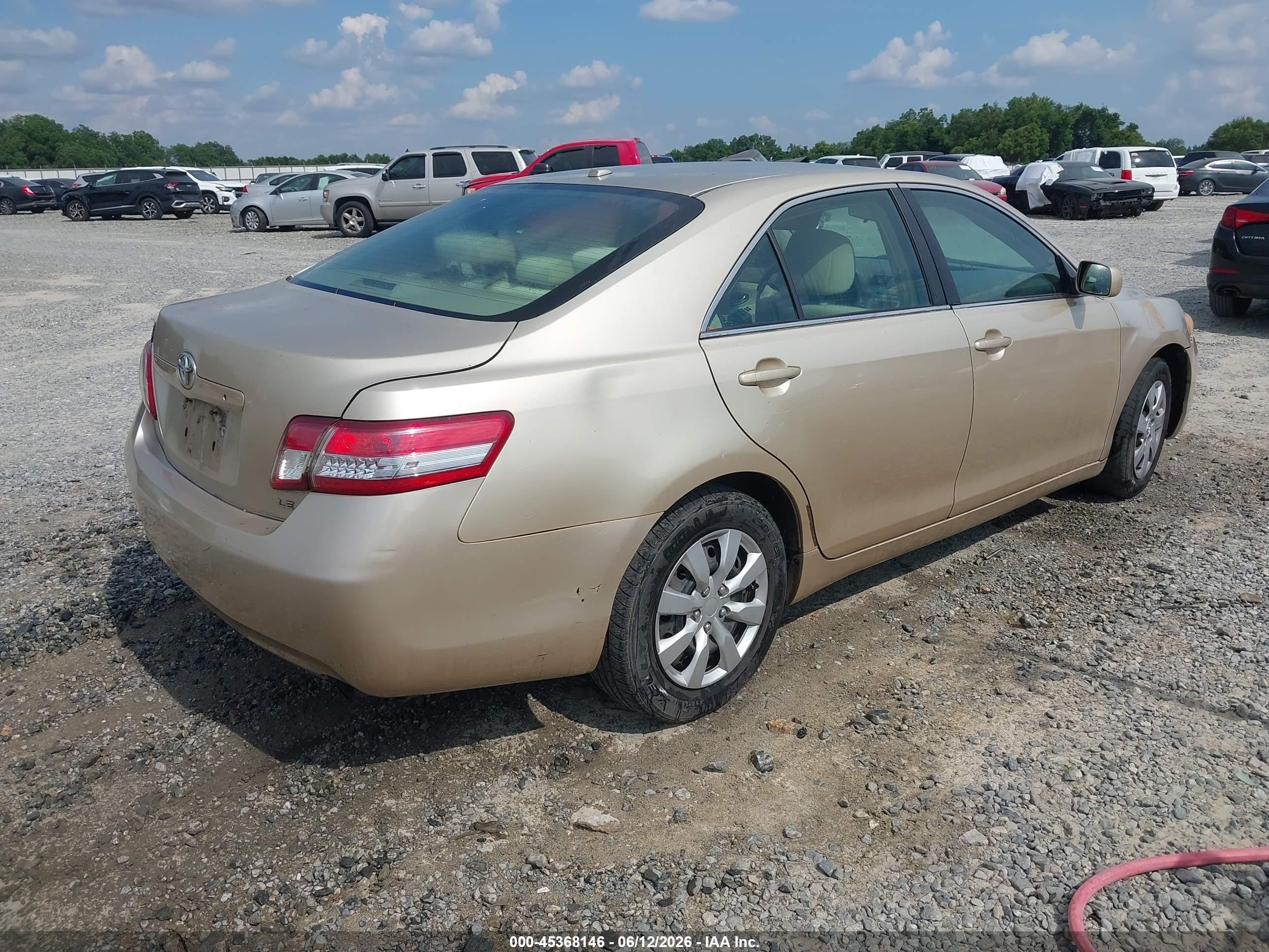2010 Toyota Camry Le Champagne vin: 4T4BF3EK6AR033132