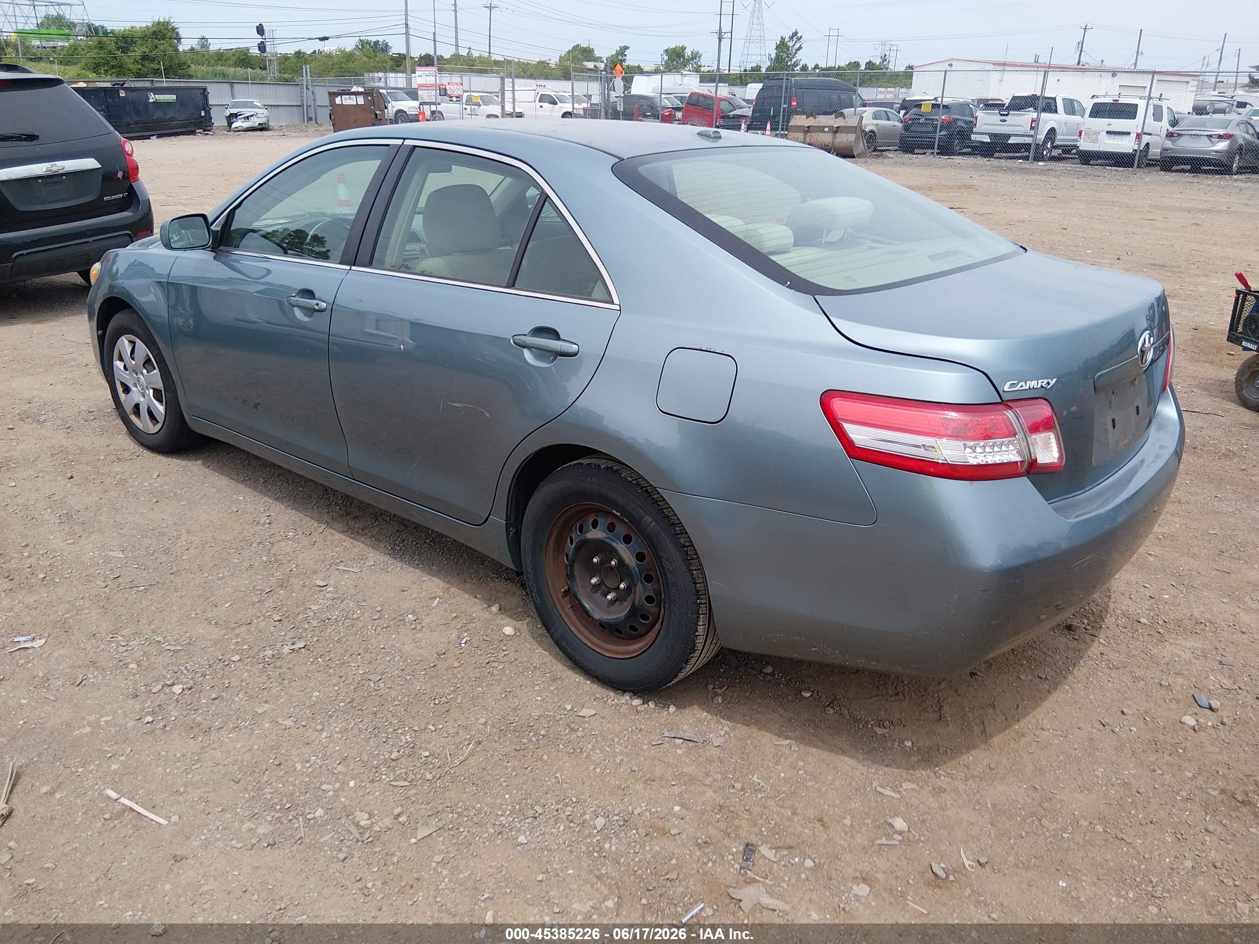 2010 Toyota Camry Le Blue vin: 4T4BF3EK6AR043949