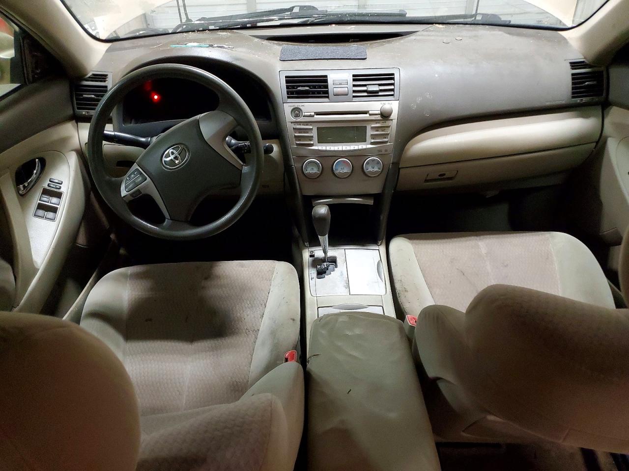 2010 Toyota Camry Le Tan vin: 4T4BF3EK6AR056037