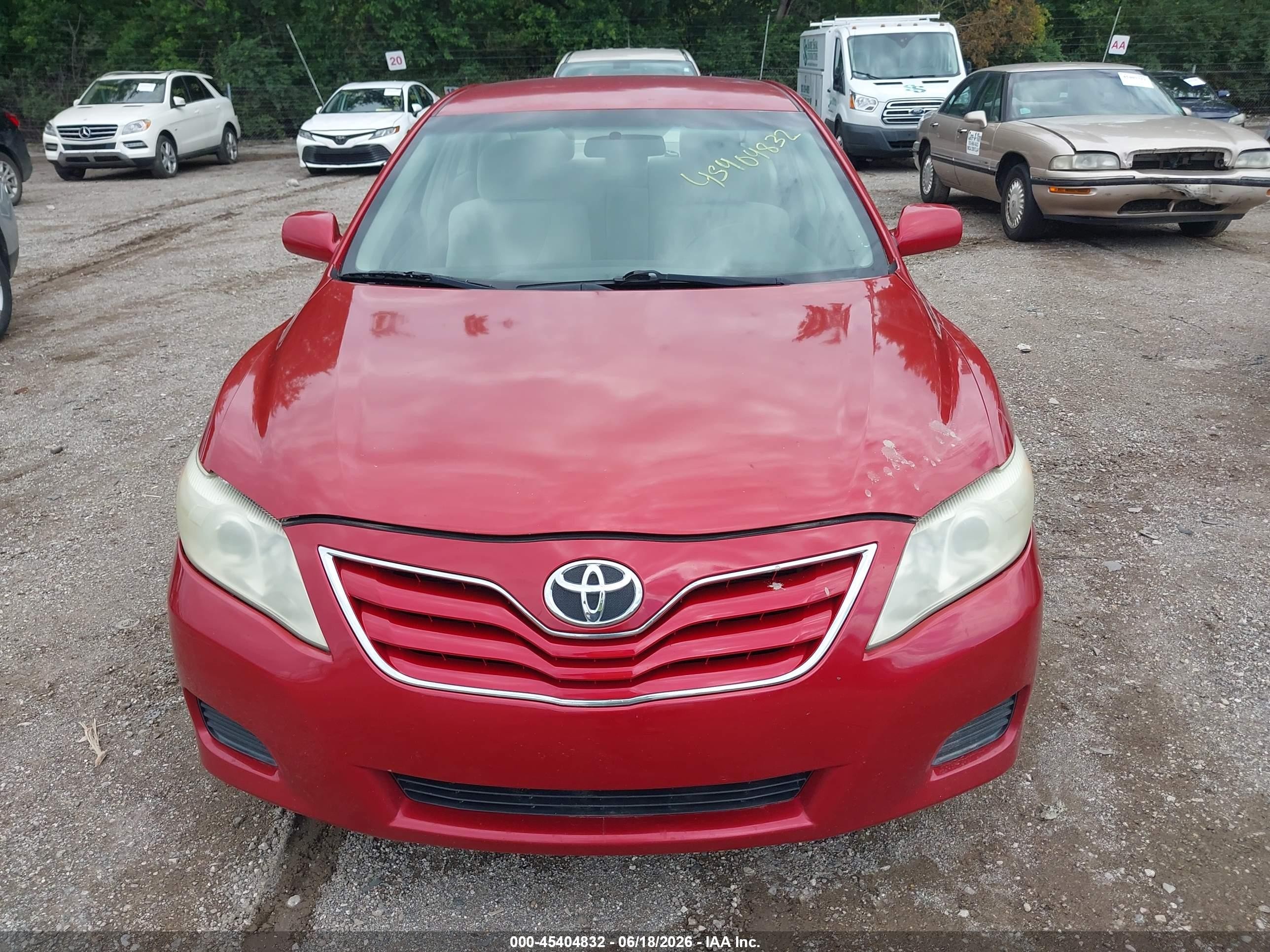 2010 Toyota Camry Le Red vin: 4T4BF3EK6AR056815