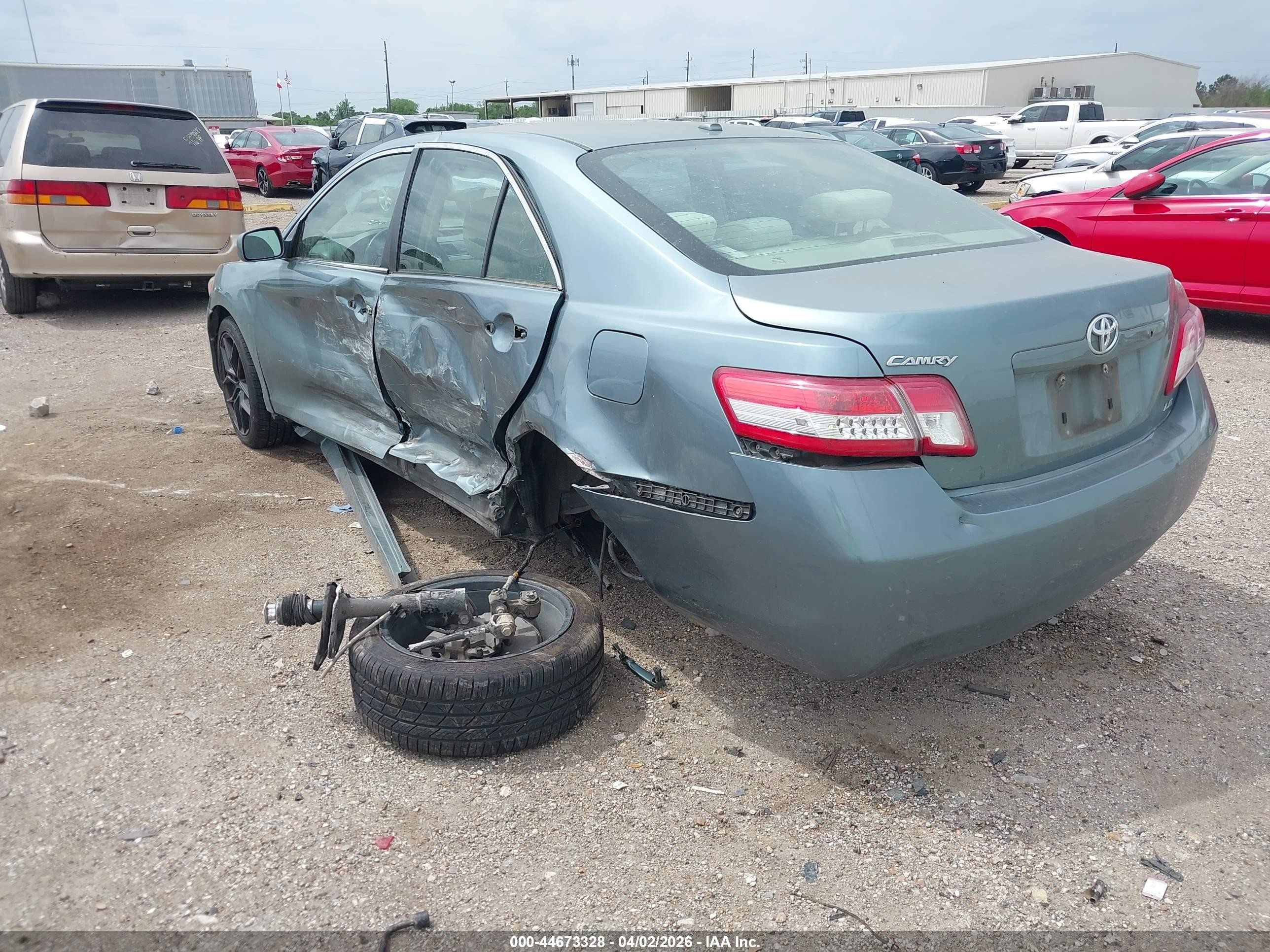 2010 Toyota Camry Le Blue vin: 4T4BF3EK6AR061397