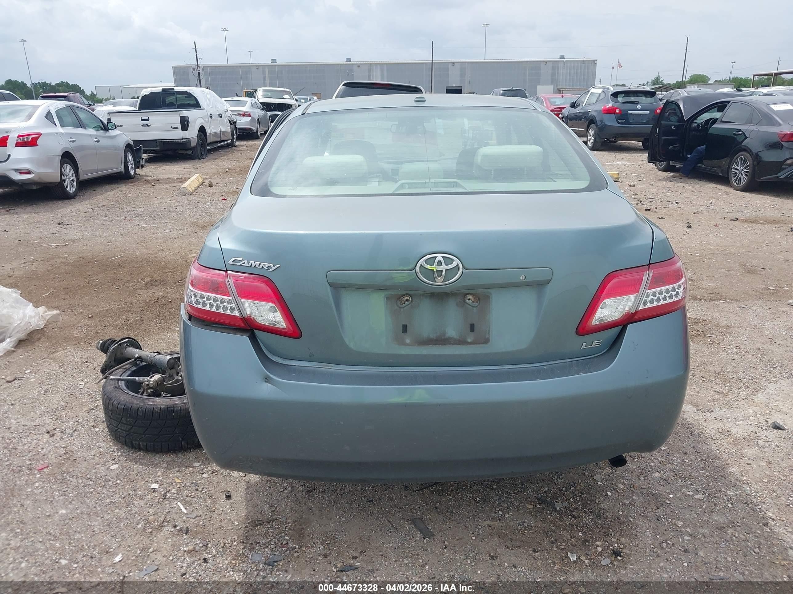 2010 Toyota Camry Le Blue vin: 4T4BF3EK6AR061397