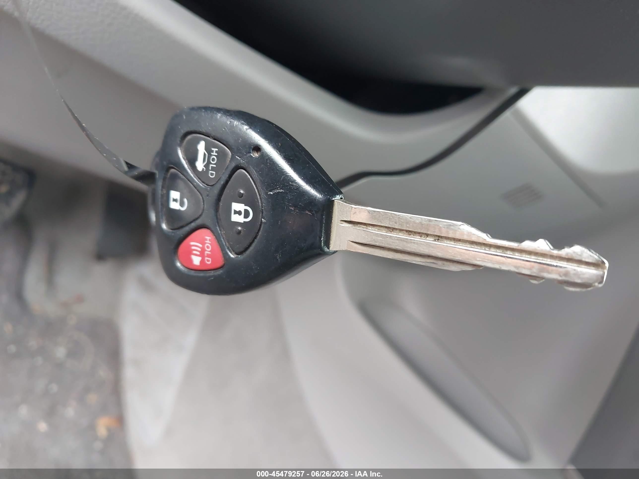 2010 Toyota Camry Le Silver vin: 4T4BF3EK6AR061934
