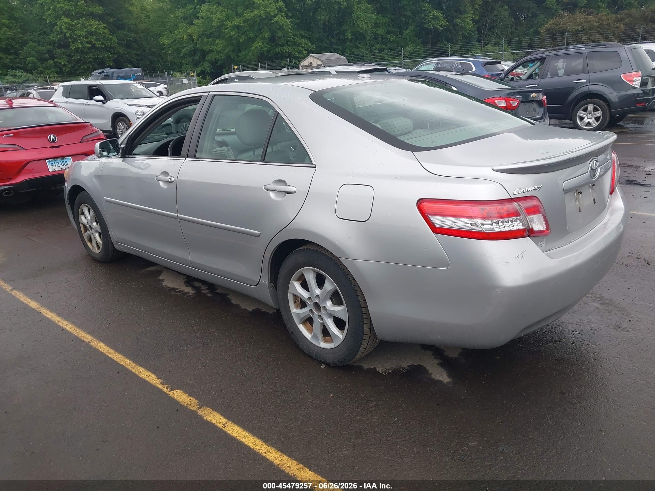 2010 Toyota Camry Le Silver vin: 4T4BF3EK6AR061934