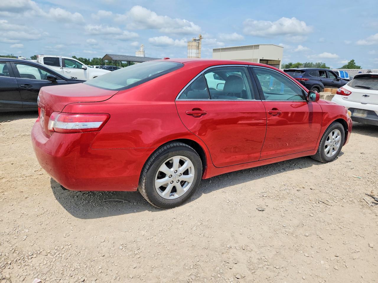 2010 Toyota Camry Le Red vin: 4T4BF3EK6AR064171