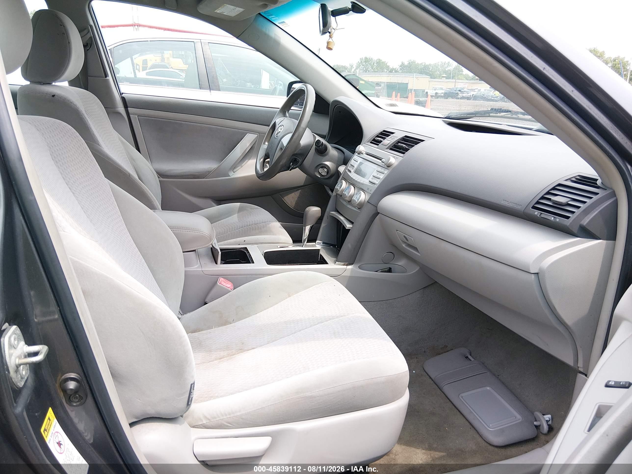 2011 Toyota Camry Le Серый vin: 4T4BF3EK6BR087855