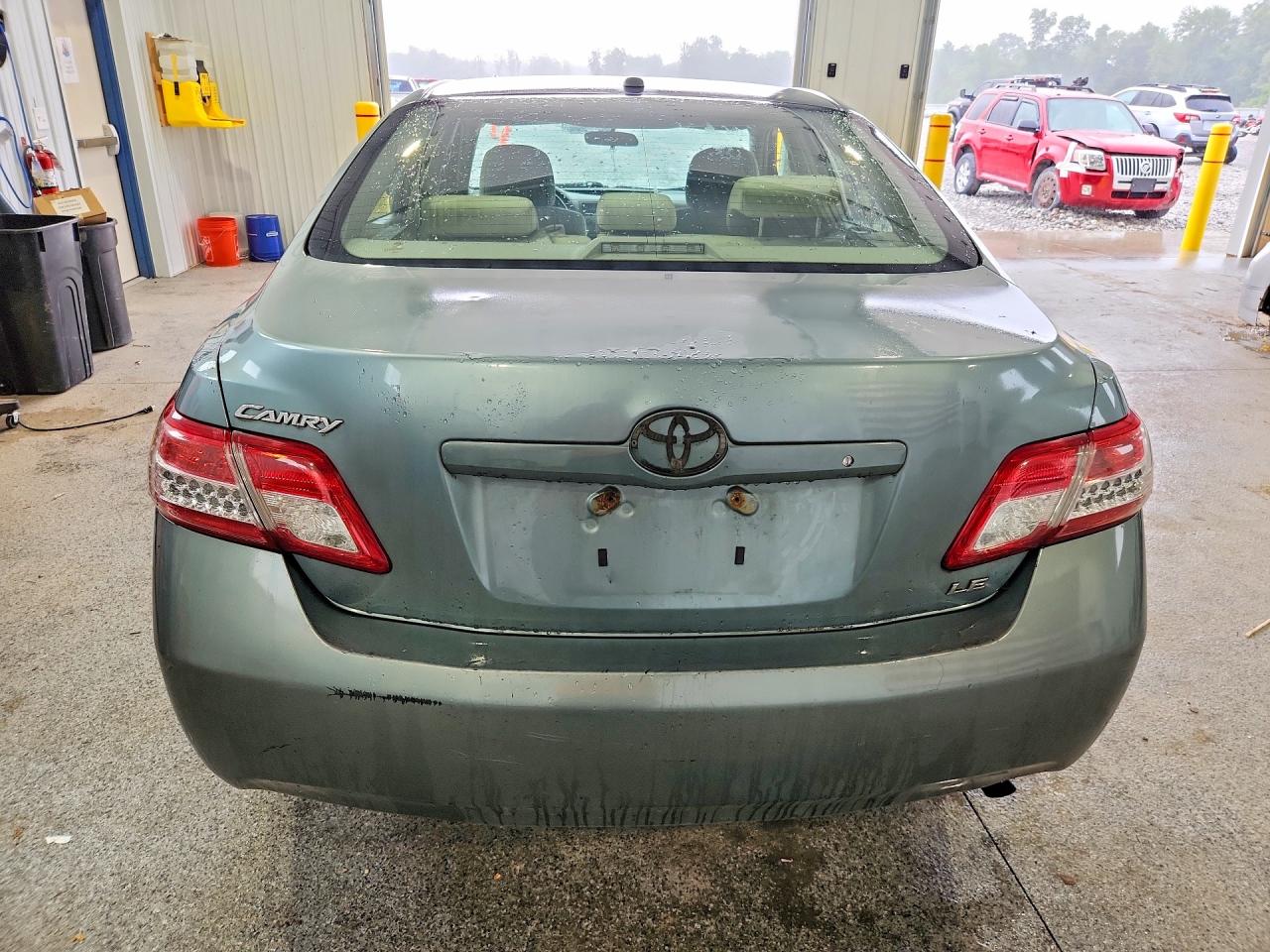2011 Toyota Camry Le Blue vin: 4T4BF3EK6BR088326