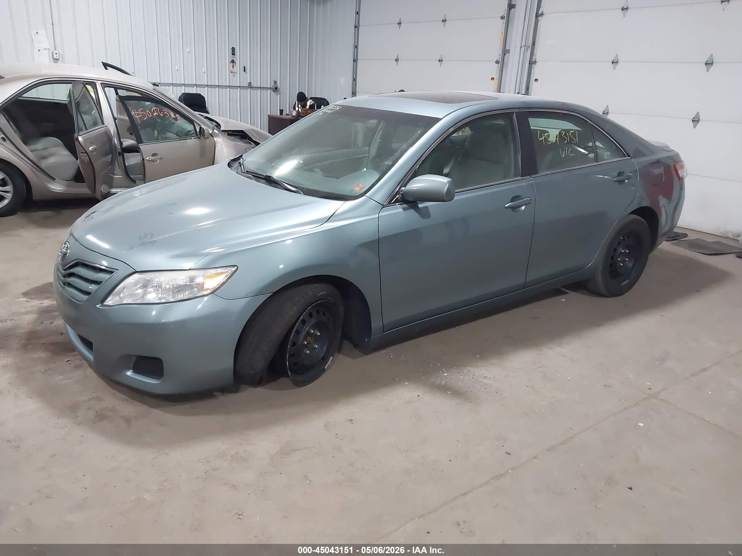 2011 Toyota Camry Le Синий vin: 4T4BF3EK6BR089511