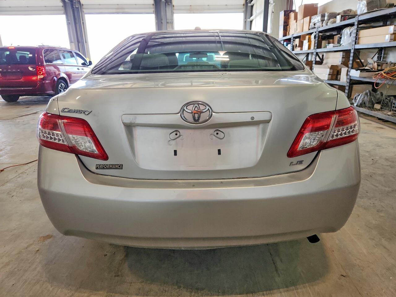 2011 Toyota Camry Le Silver vin: 4T4BF3EK6BR109952