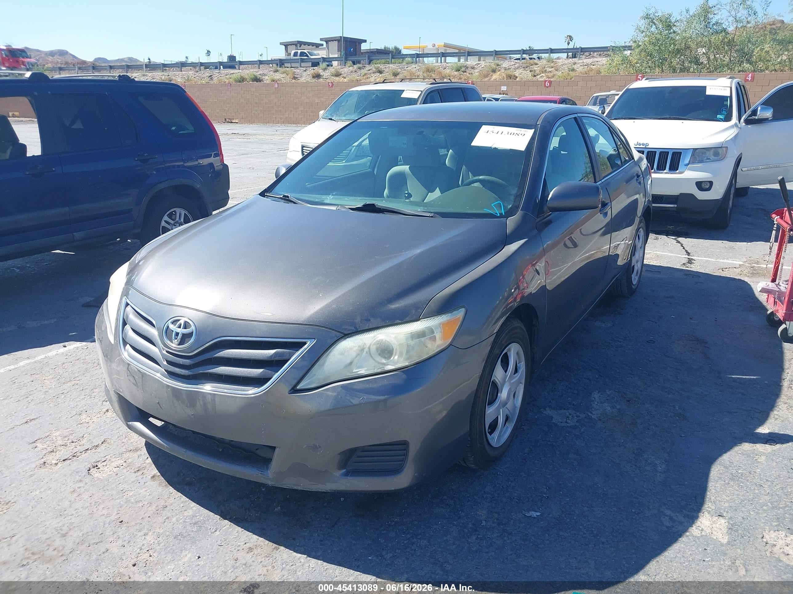 2011 Toyota Camry Le Gray vin: 4T4BF3EK6BR111815