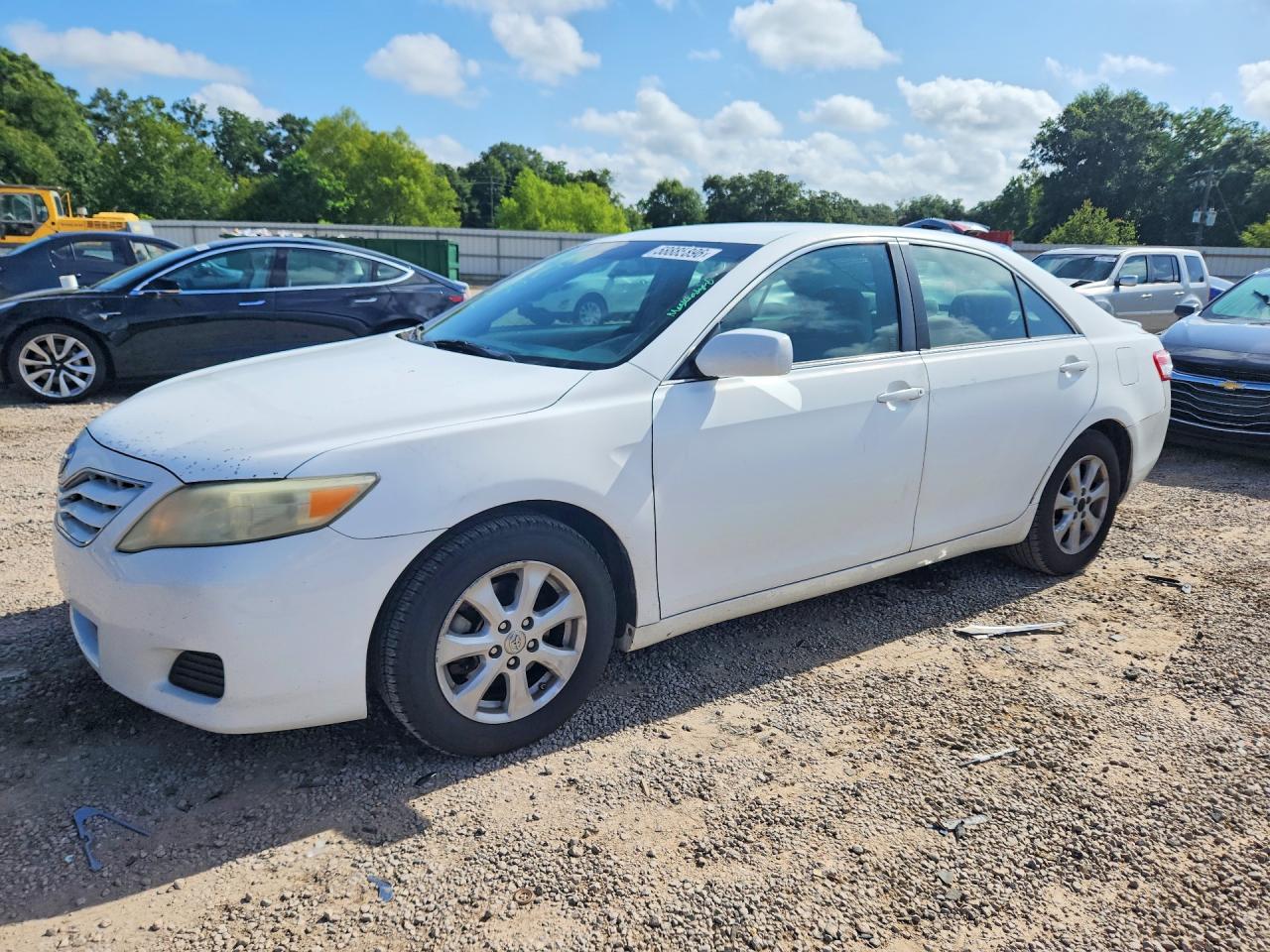 2011 Toyota Camry Le Белый vin: 4T4BF3EK6BR124578