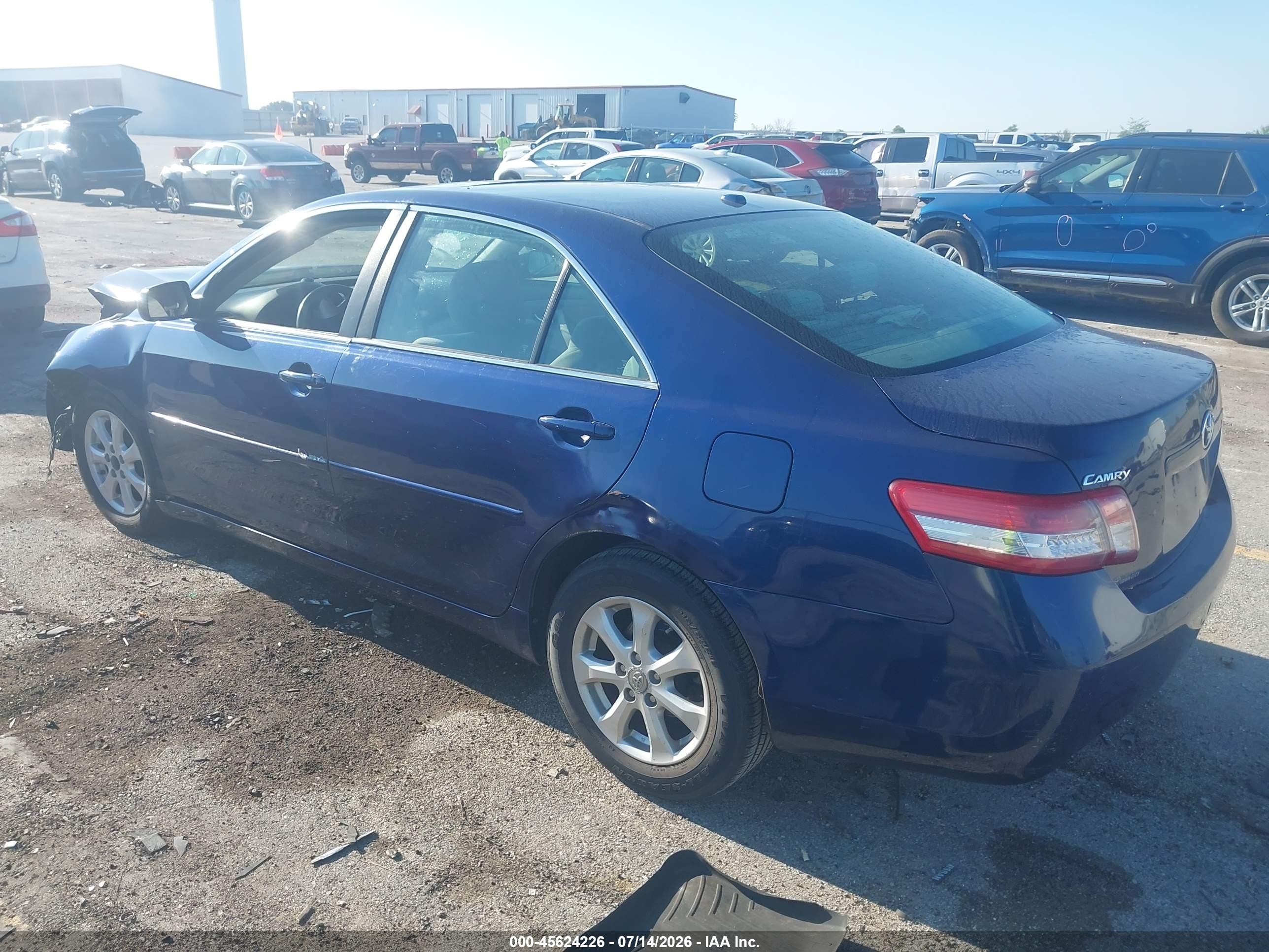 2011 Toyota Camry Le Blue vin: 4T4BF3EK6BR145351
