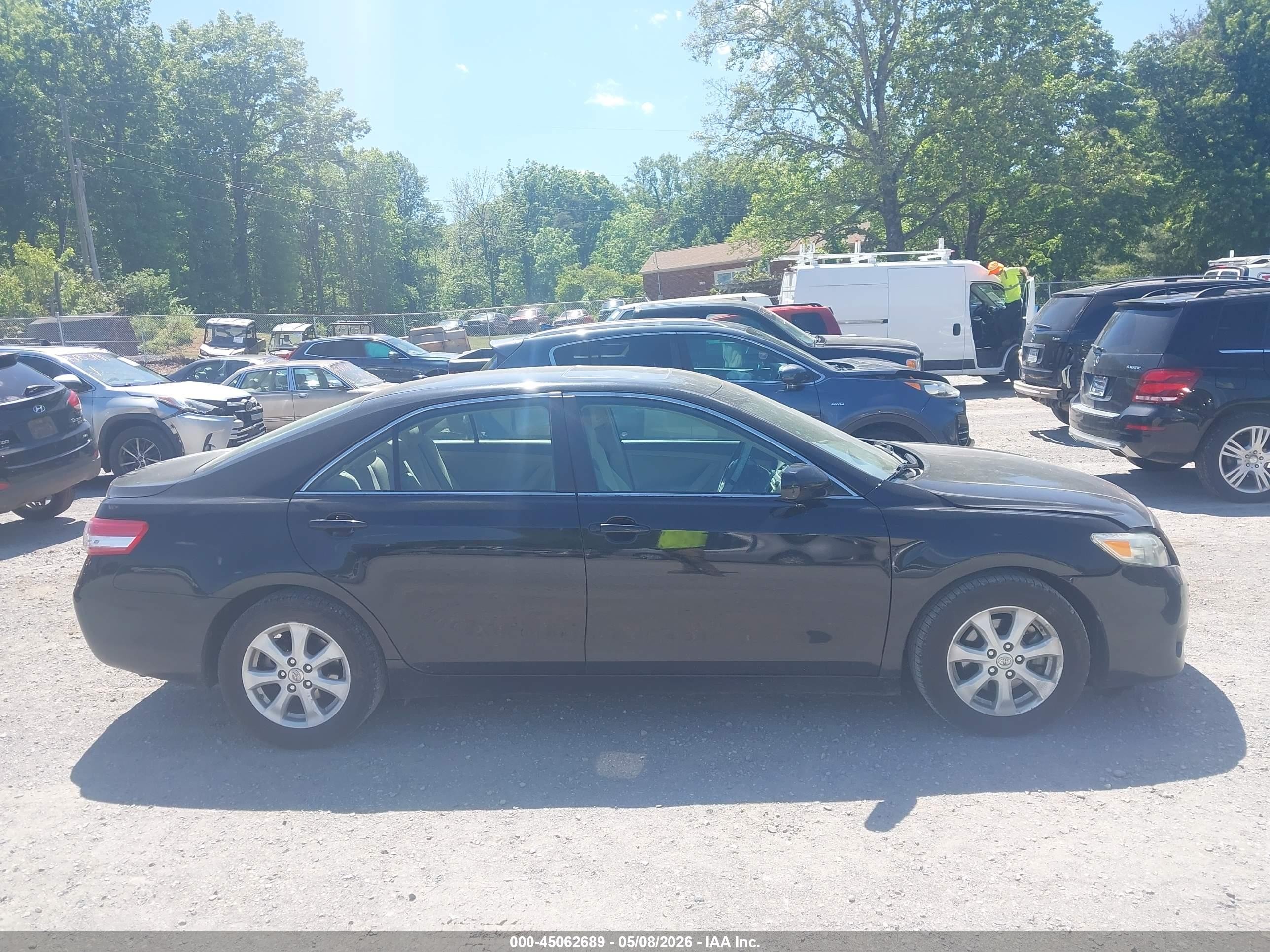 2011 Toyota Camry Le Серый vin: 4T4BF3EK6BR155555