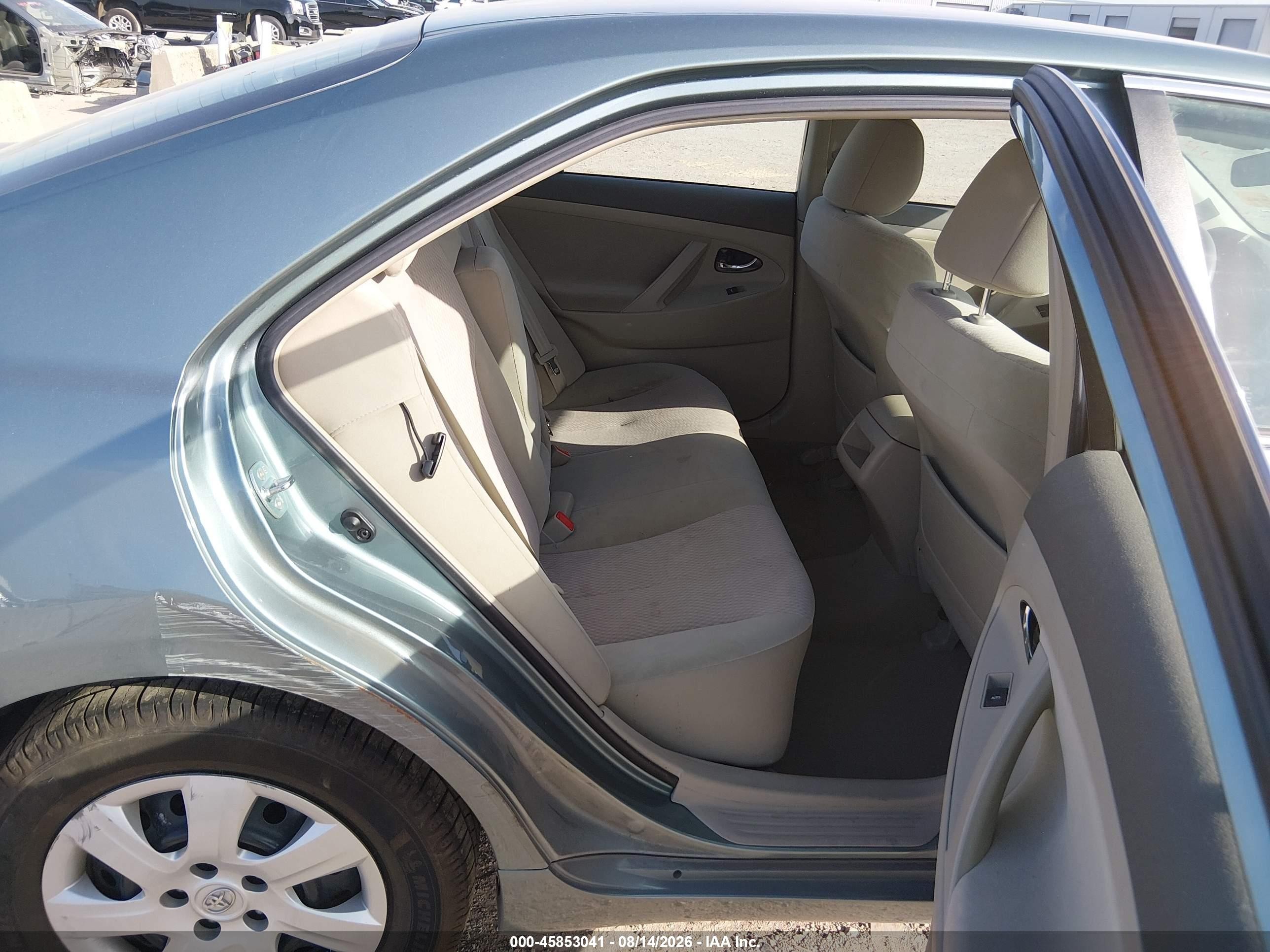 2011 Toyota Camry Le Gray vin: 4T4BF3EK6BR159833