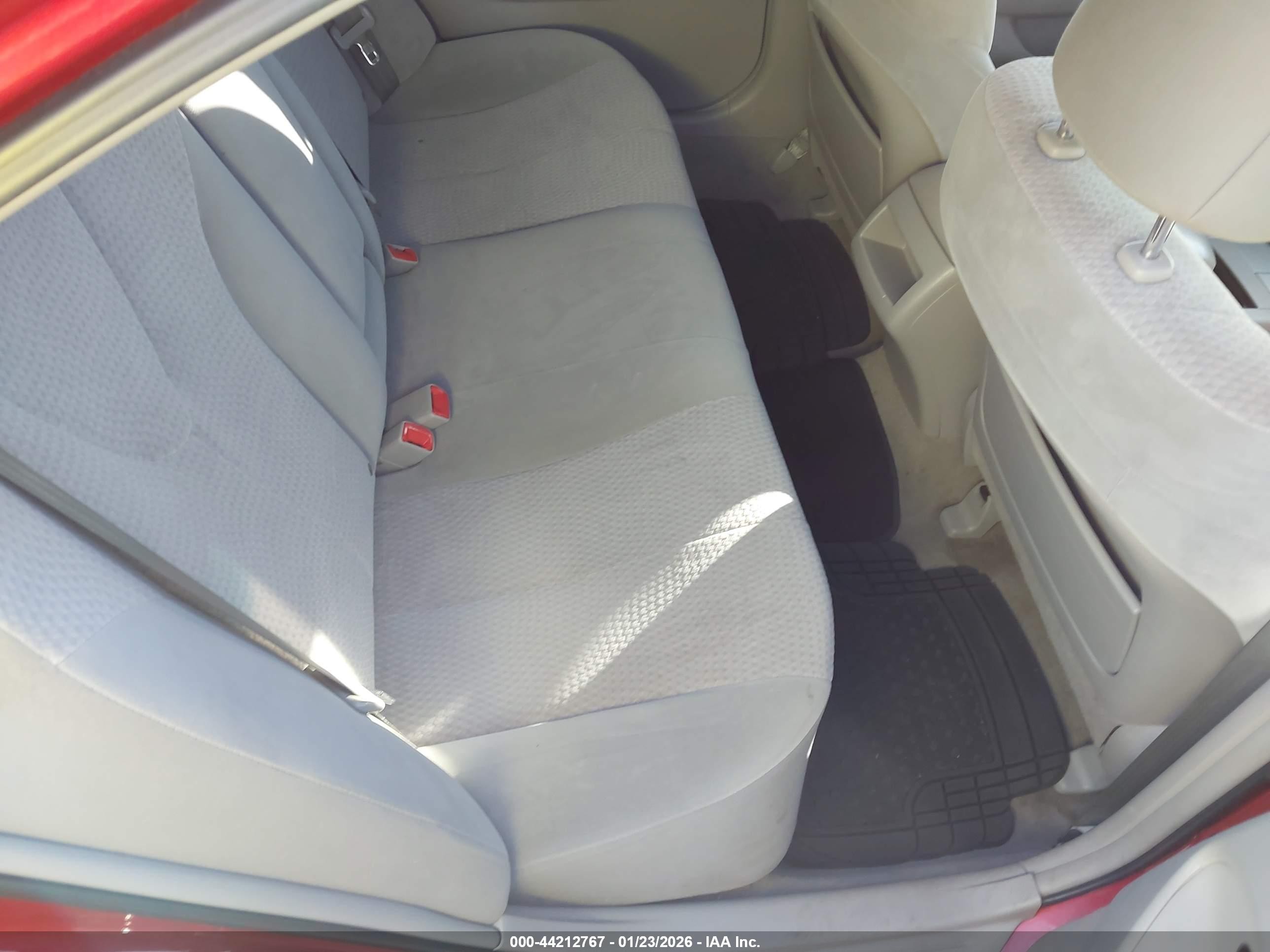 2011 Toyota Camry Le Red vin: 4T4BF3EK6BR177006