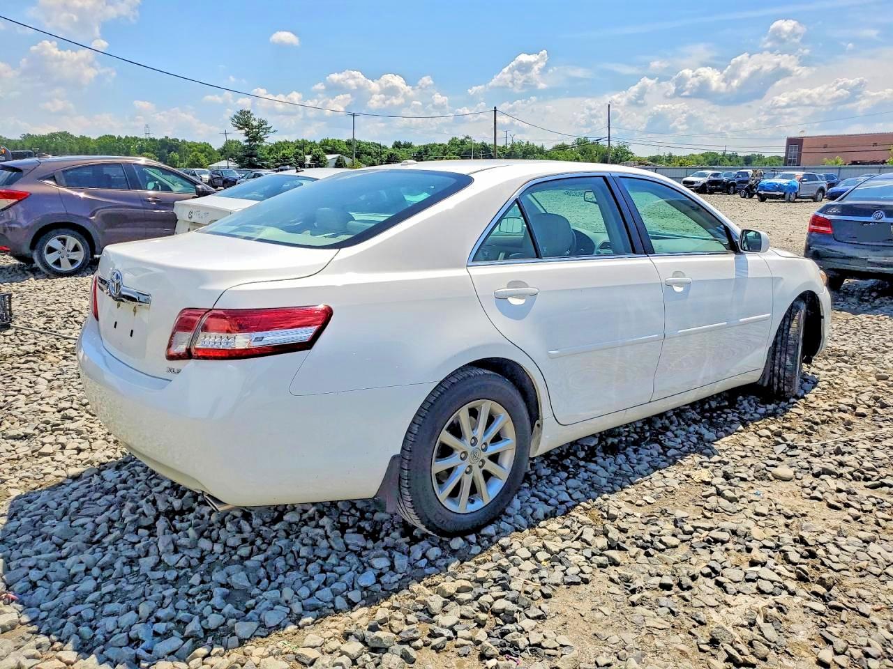 2011 Toyota Camry Xle White vin: 4T4BF3EK6BR177751