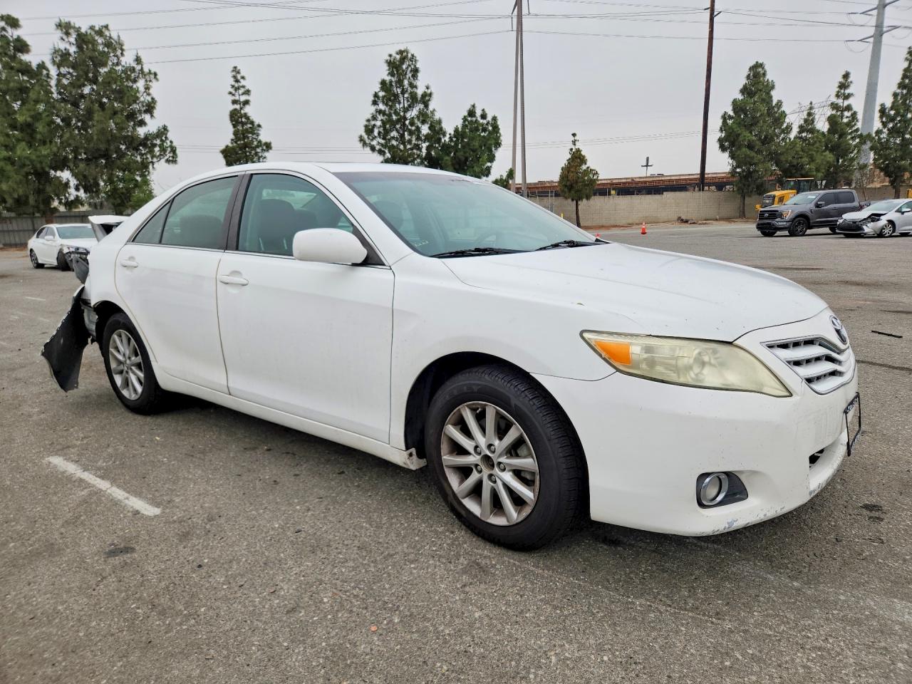 2011 Toyota Camry Xle White vin: 4T4BF3EK6BR186286