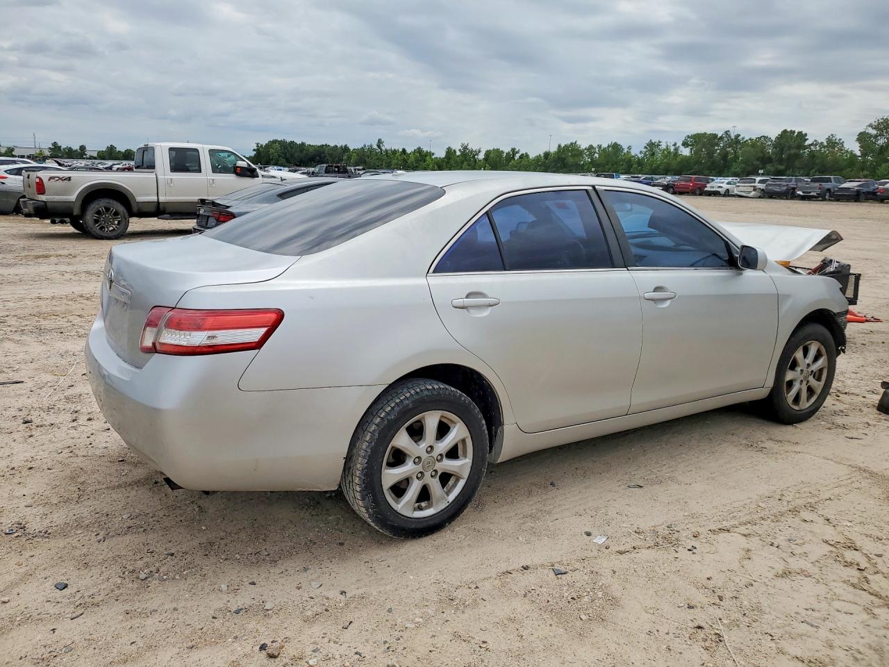 2011 Toyota Camry Le Silver vin: 4T4BF3EK6BR209503