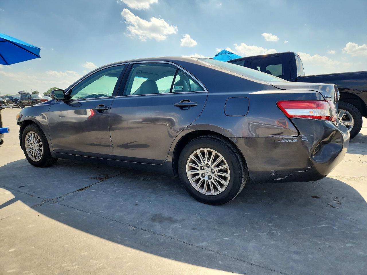 2011 Toyota Camry Le Gray vin: 4T4BF3EK6BR218752