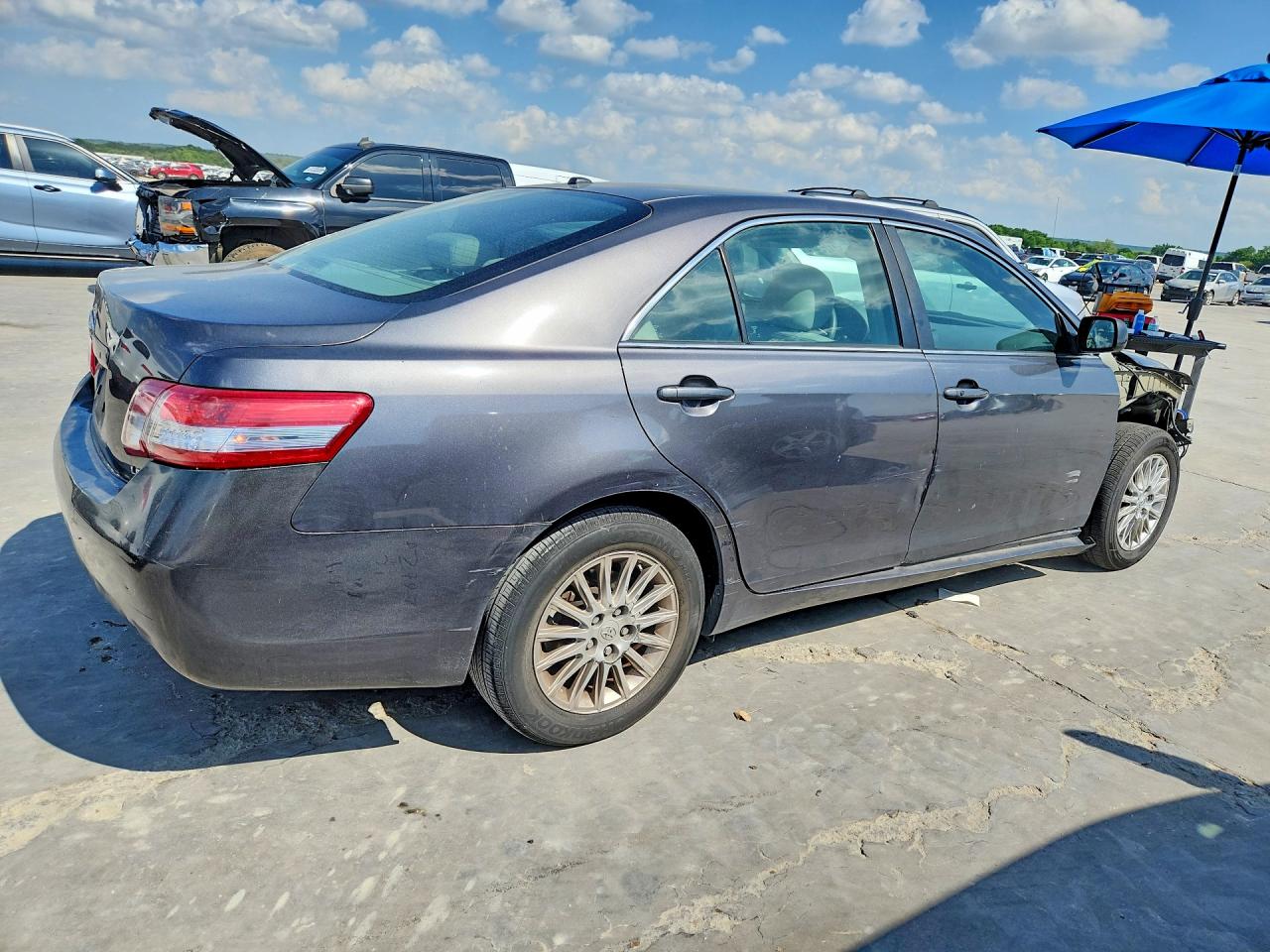 2011 Toyota Camry Le Gray vin: 4T4BF3EK6BR218752