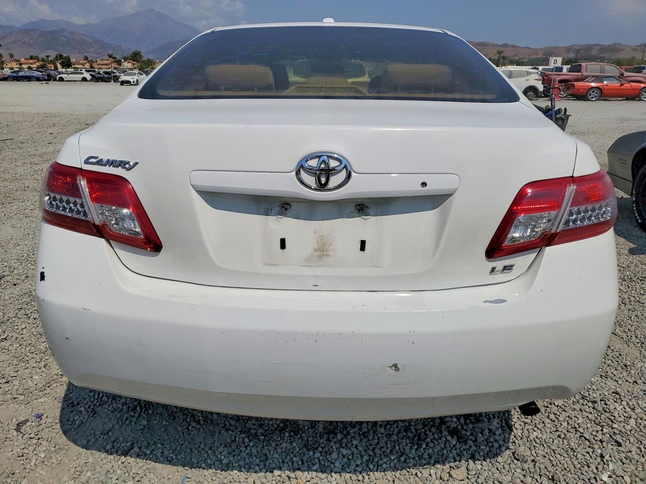 2010 Toyota Camry Le White vin: 4T4BF3EK7AR001824