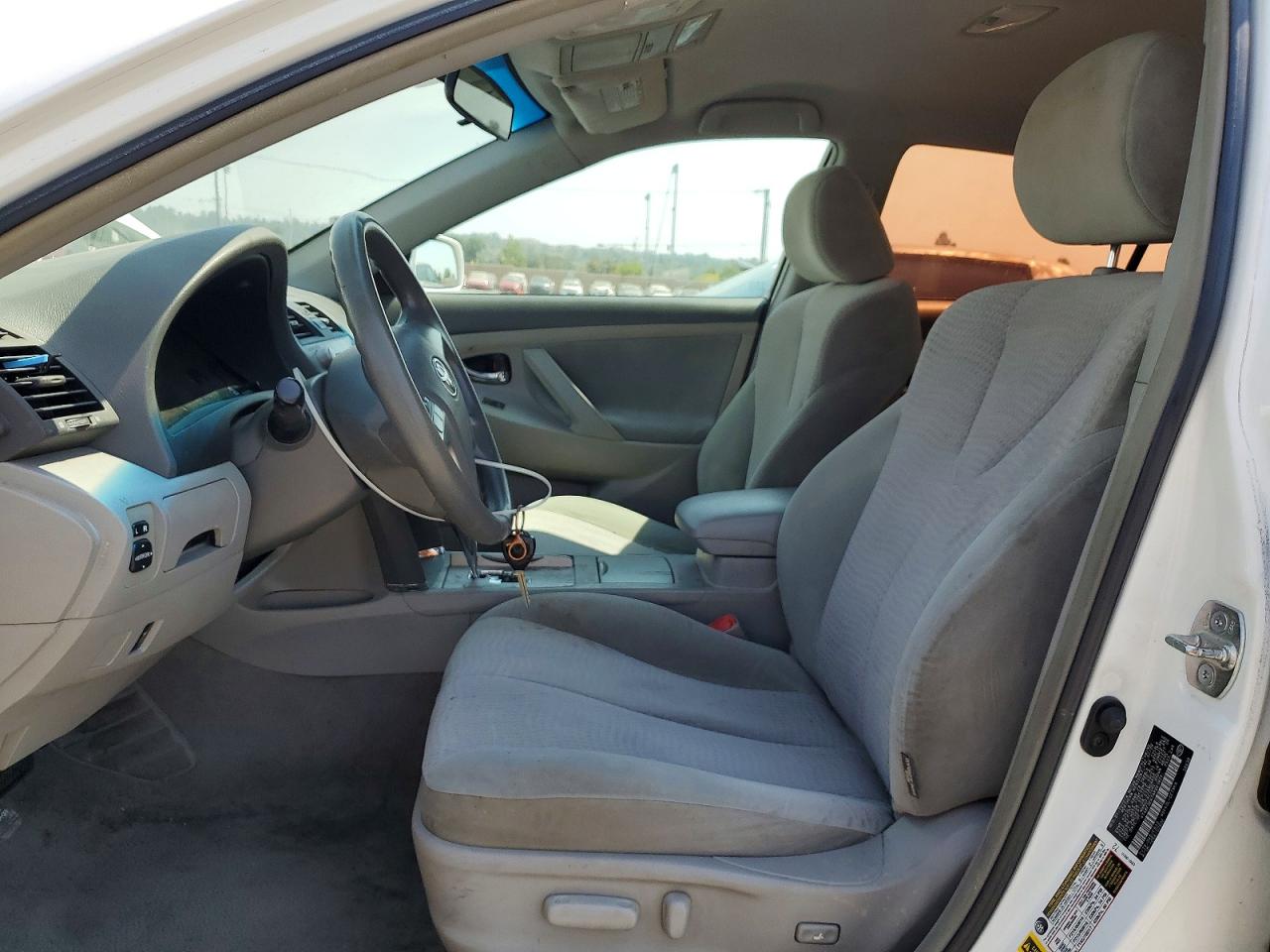 2010 Toyota Camry Le White vin: 4T4BF3EK7AR001824