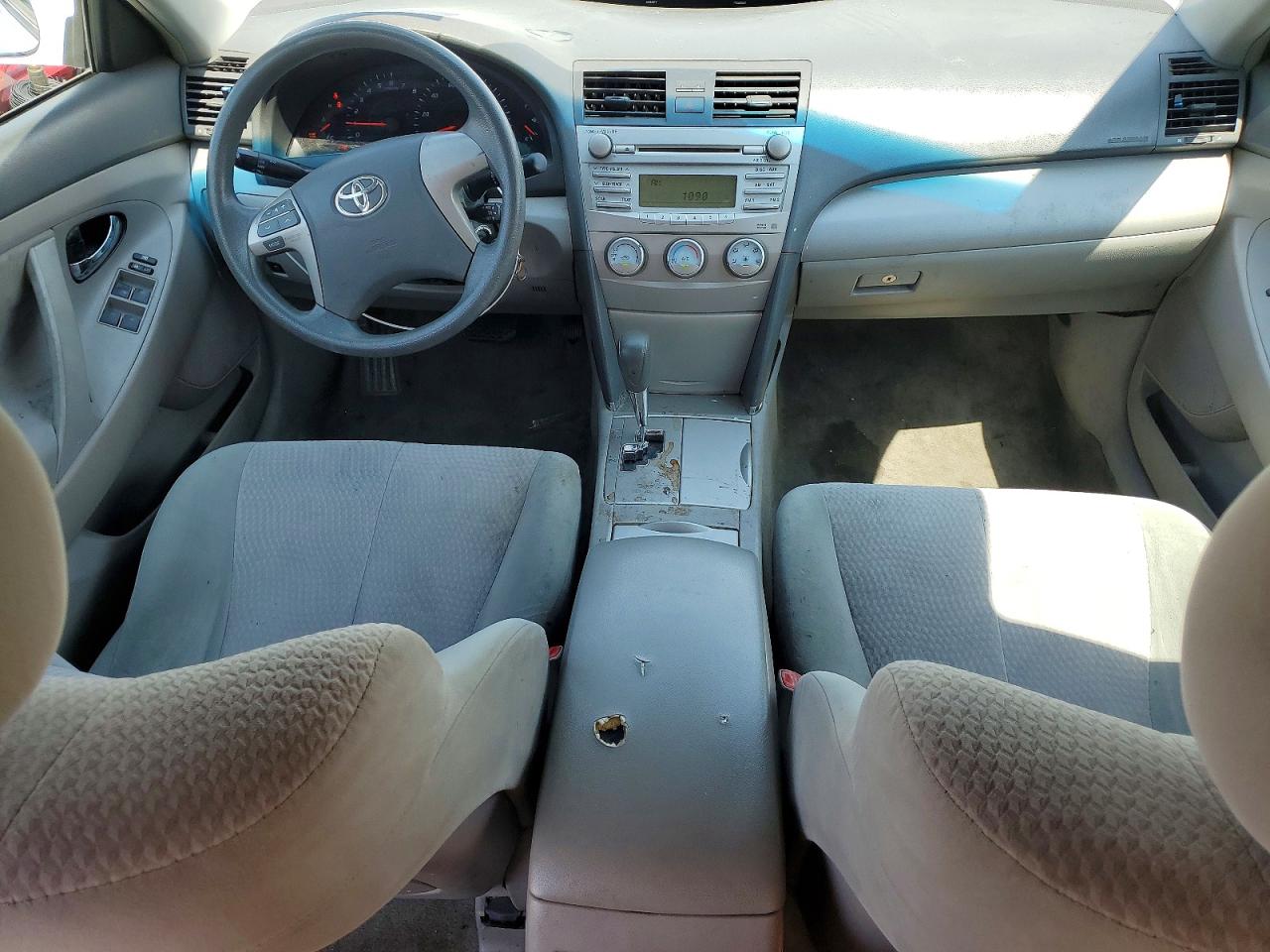 2010 Toyota Camry Le White vin: 4T4BF3EK7AR001824